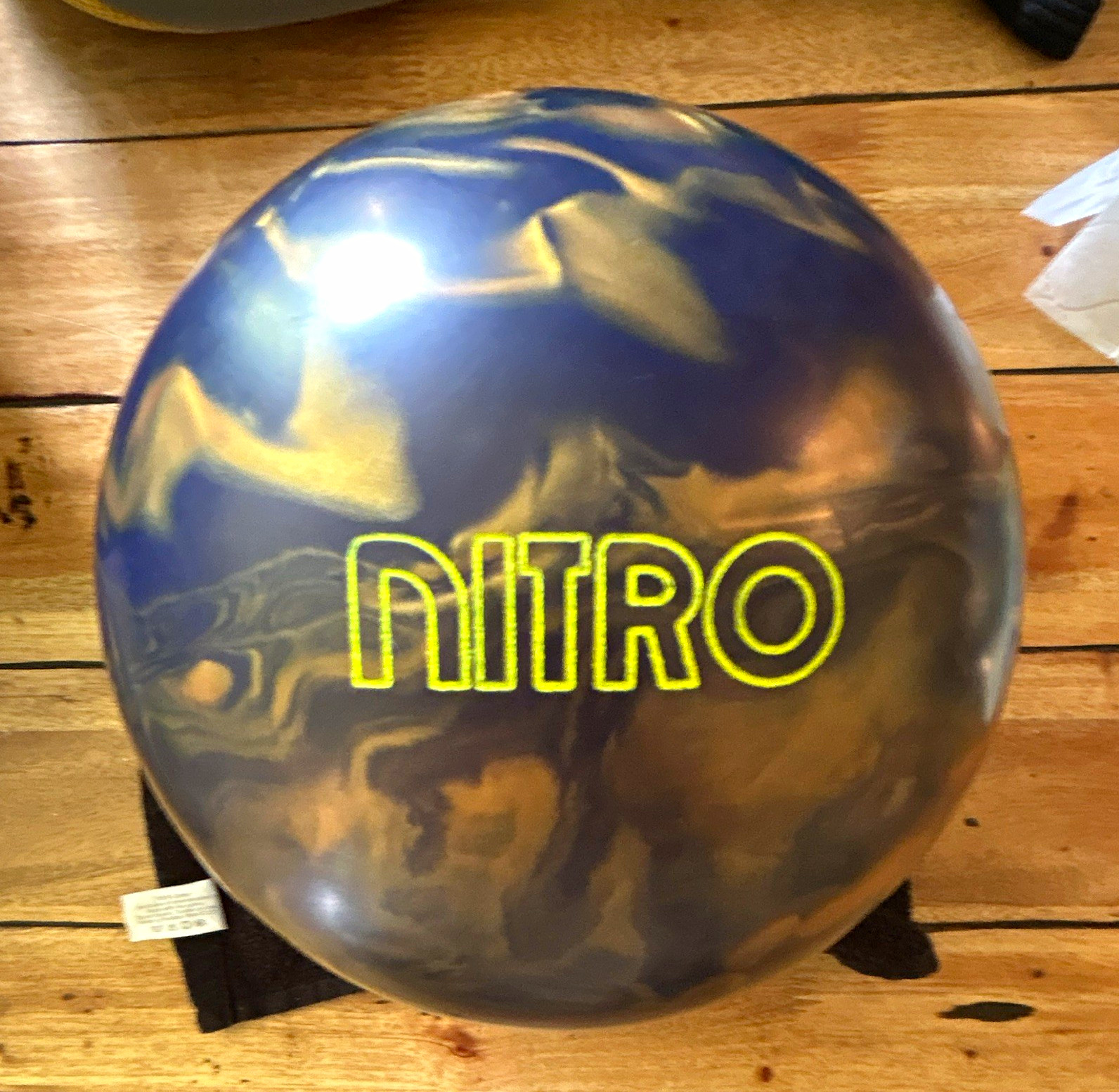 Ebonite Nitro 15 lb Blue/Gold/Black Urethane Undrilled Ball comes with the bag Ebonite Nitro 15 lb Blue/Gold/Black Urethane Undrilled Ball comes with the bag