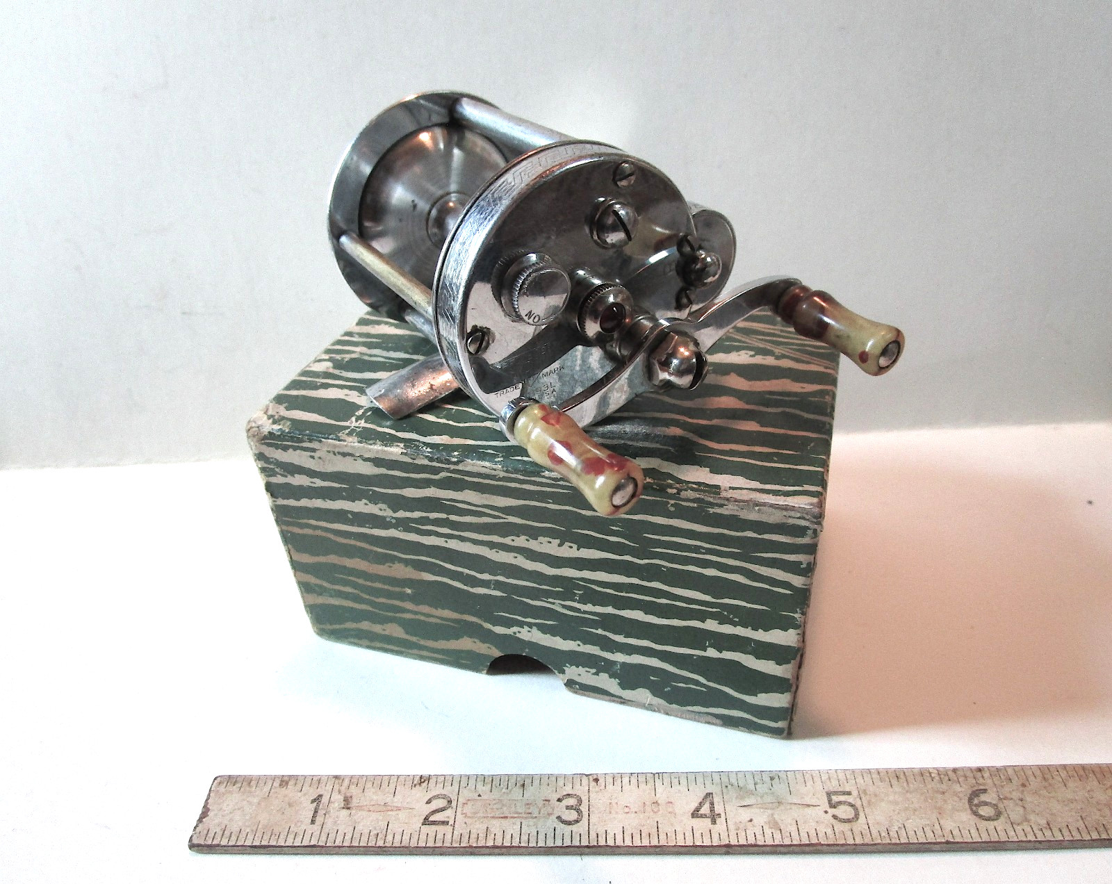 AW584  Pflueger Akron 1893L old vintage fish tackle reel  EX in BOX Jeweled