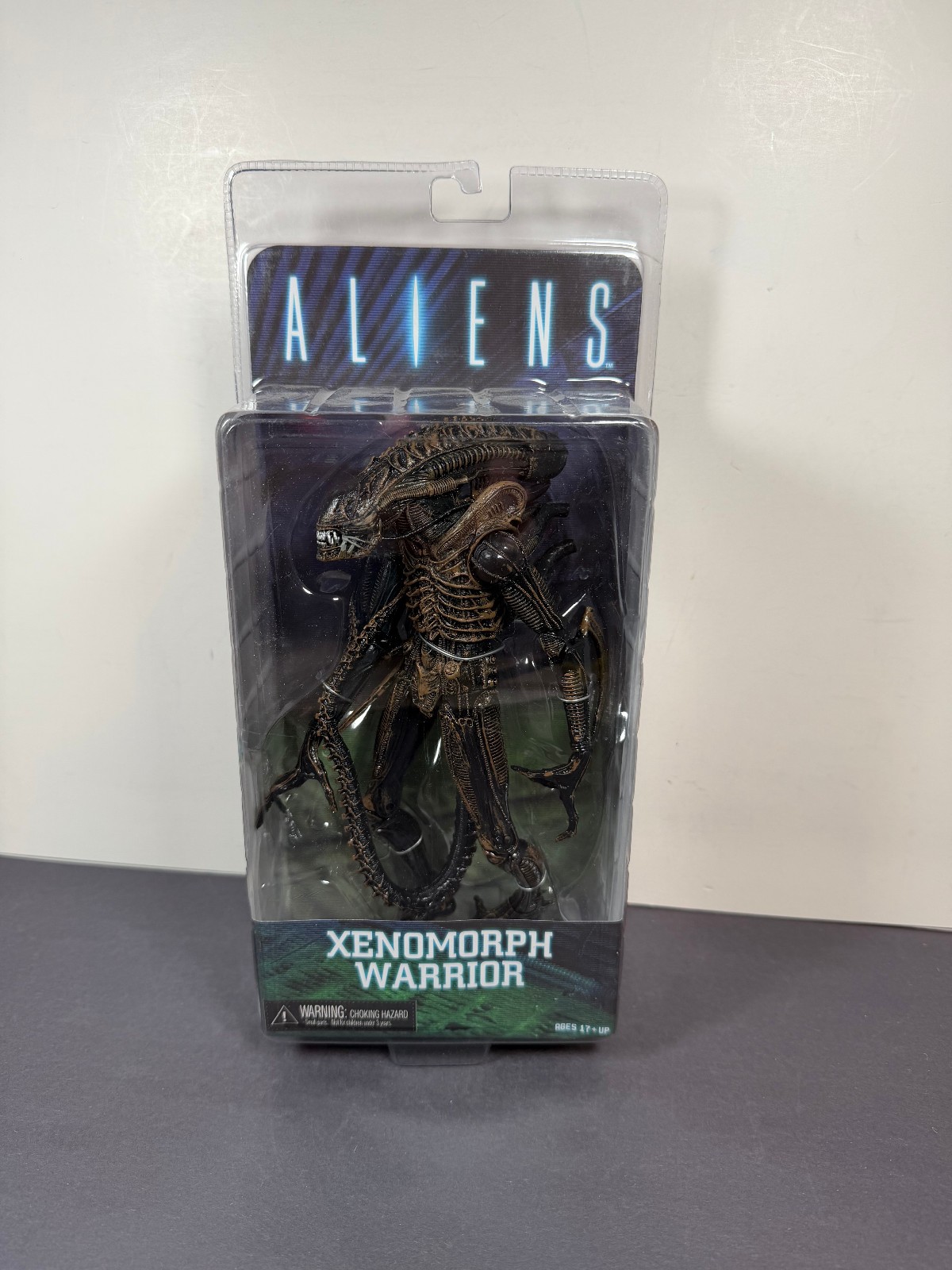NECA Aliens XENOMORPH WARRIOR Brown 7