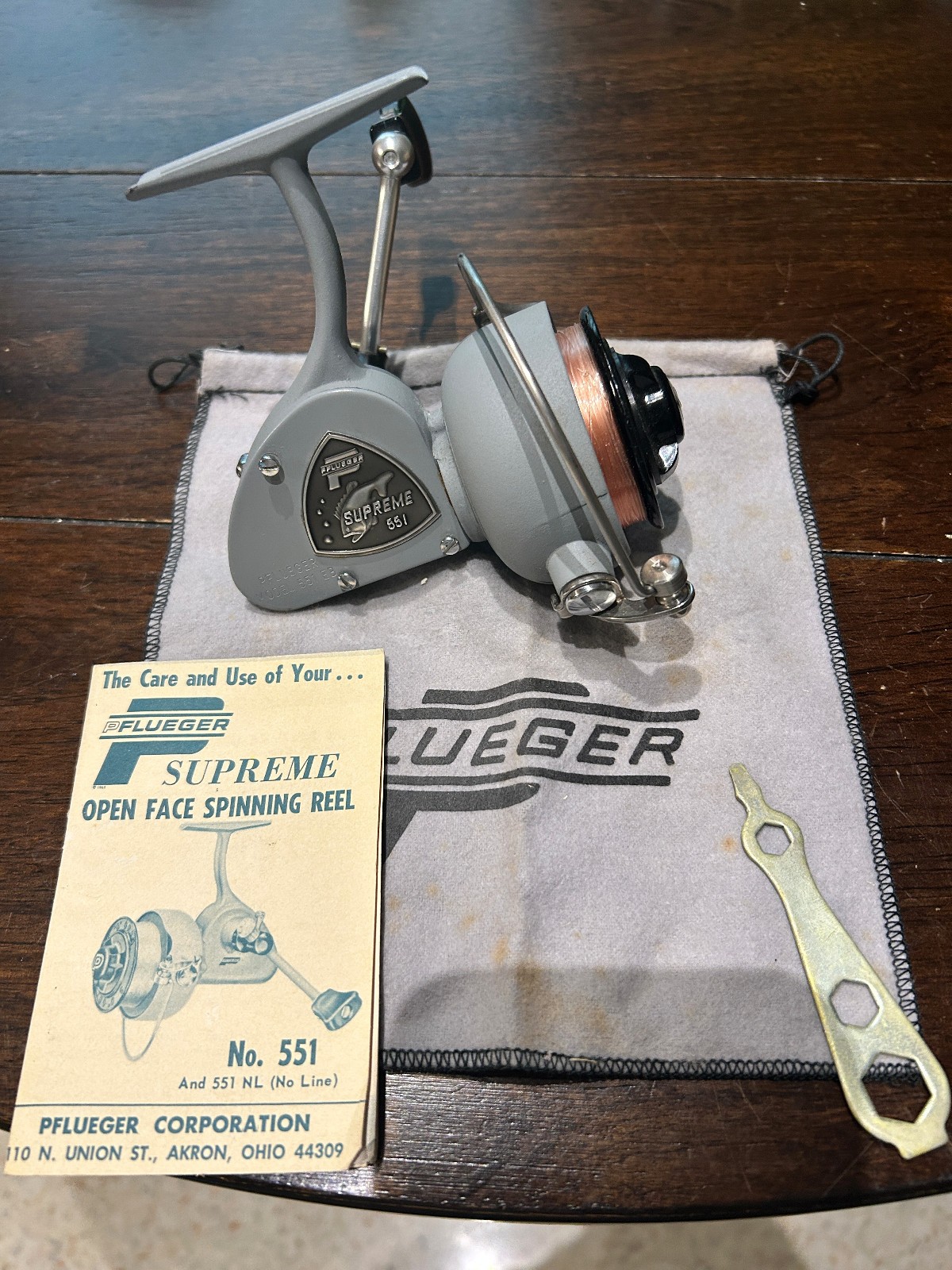 Old Vintage PFLUEGER SUPREME No. 551 Spinning Reel - Gray Finish Old Vintage PFLUEGER SUPREME No. 551 Spinning Reel - Gray Finish