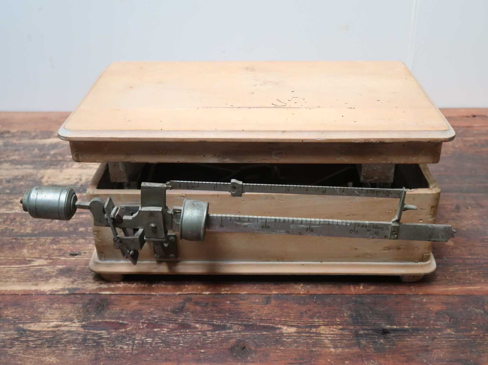 Antique P. VENTI CHILOG Scale Wood and Metal made In Italy