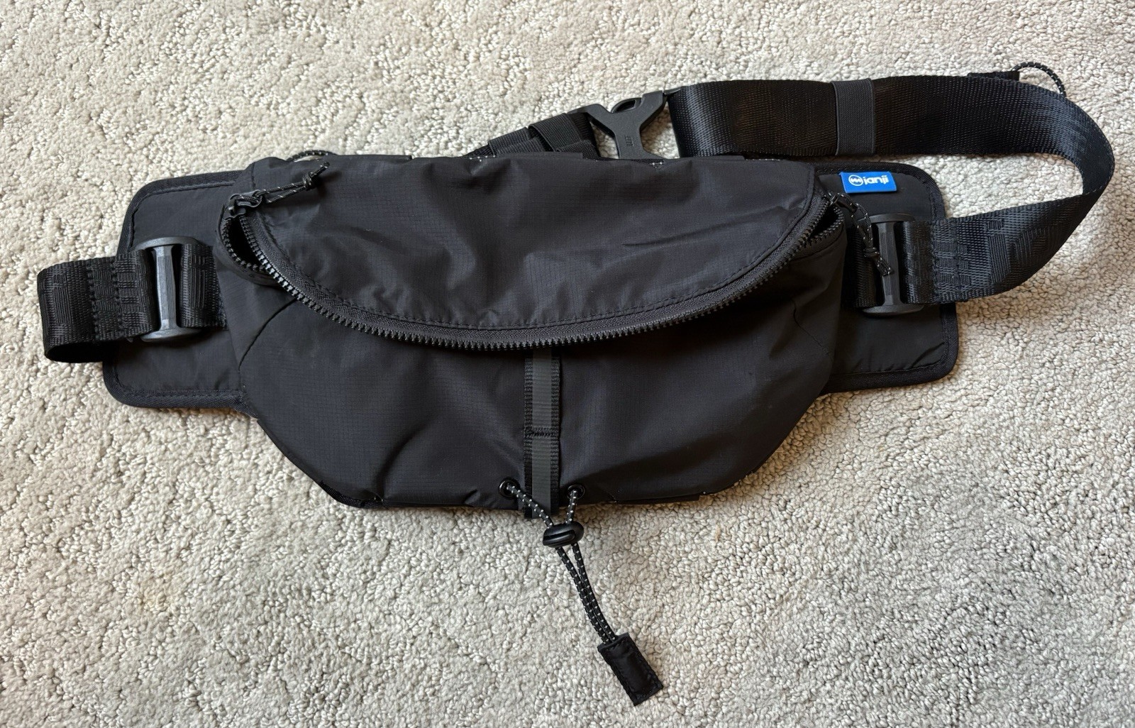 Janji Multipass Sling Bag Black2L Running Fanny Pack Crossbody Waist Bag Ripstop