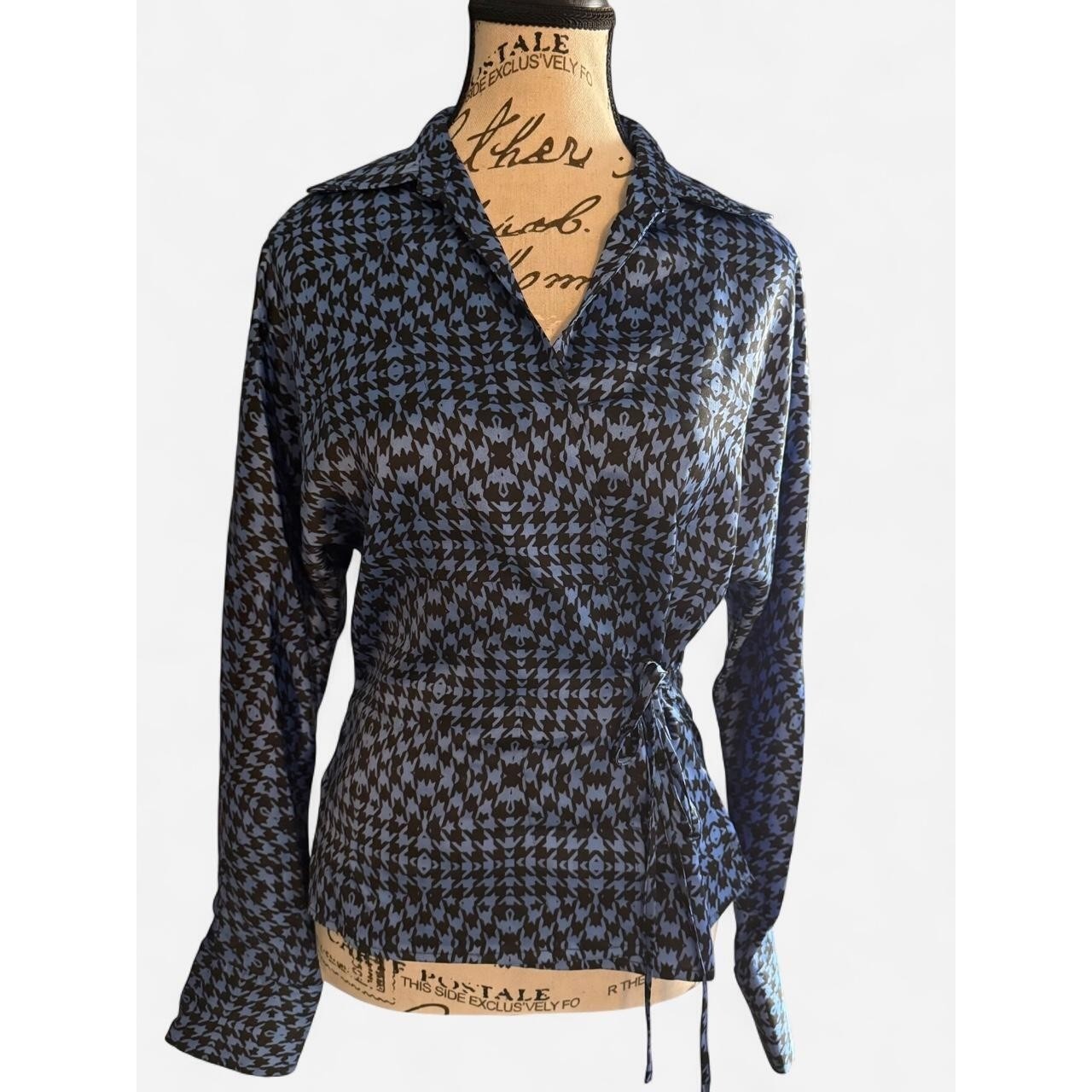 Calvin Klein Women\'s Navy Houndstooth Soft Glam Blouse, Size XS NWT Calvin Klein Women\'s Navy Houndstooth Soft Glam Blouse, Size XS NWT