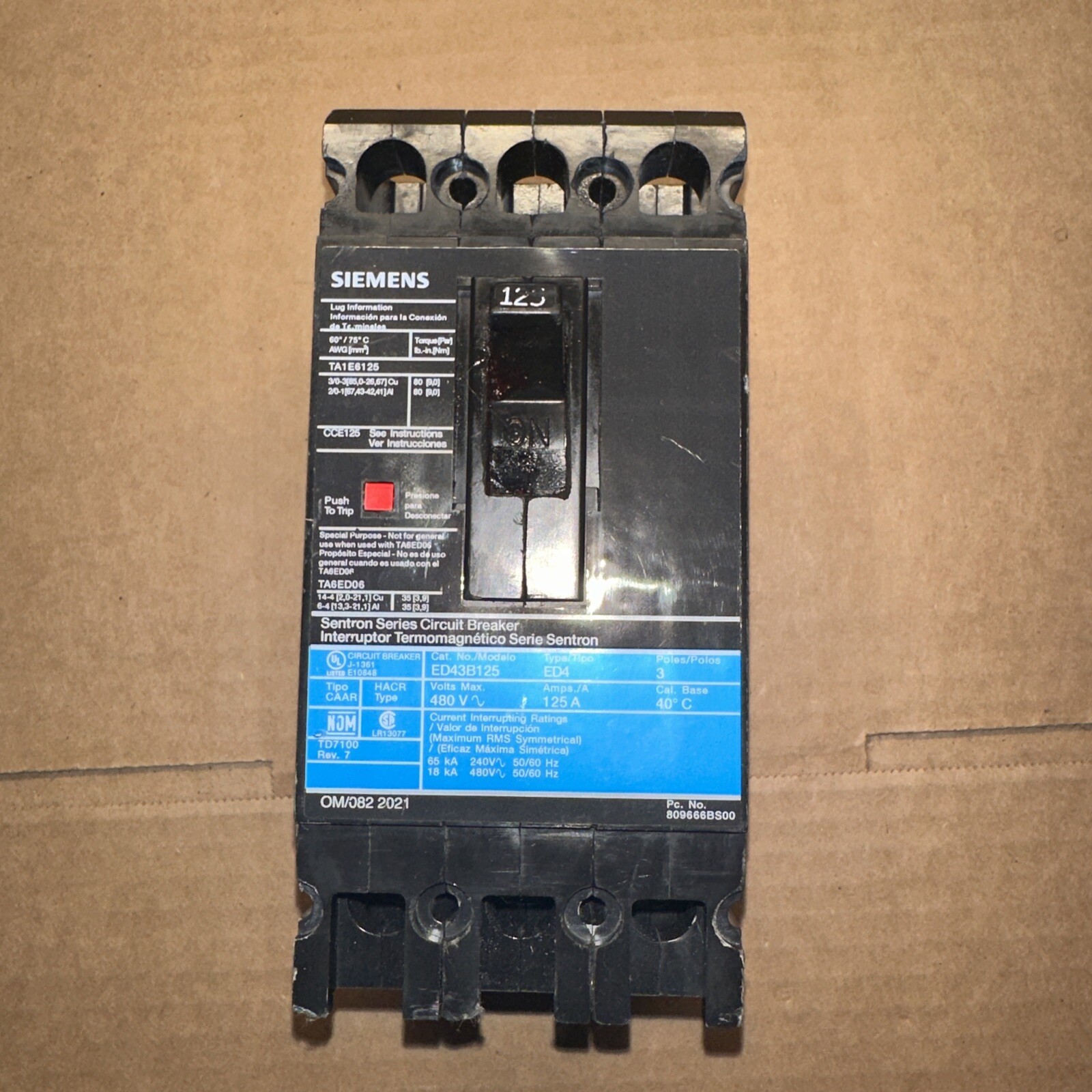 Siemens ED43B125 Circuit Breaker 3 Pole 125 A 480V New Surplus Siemens ED43B125 Circuit Breaker 3 Pole 125 A 480V New Surplus