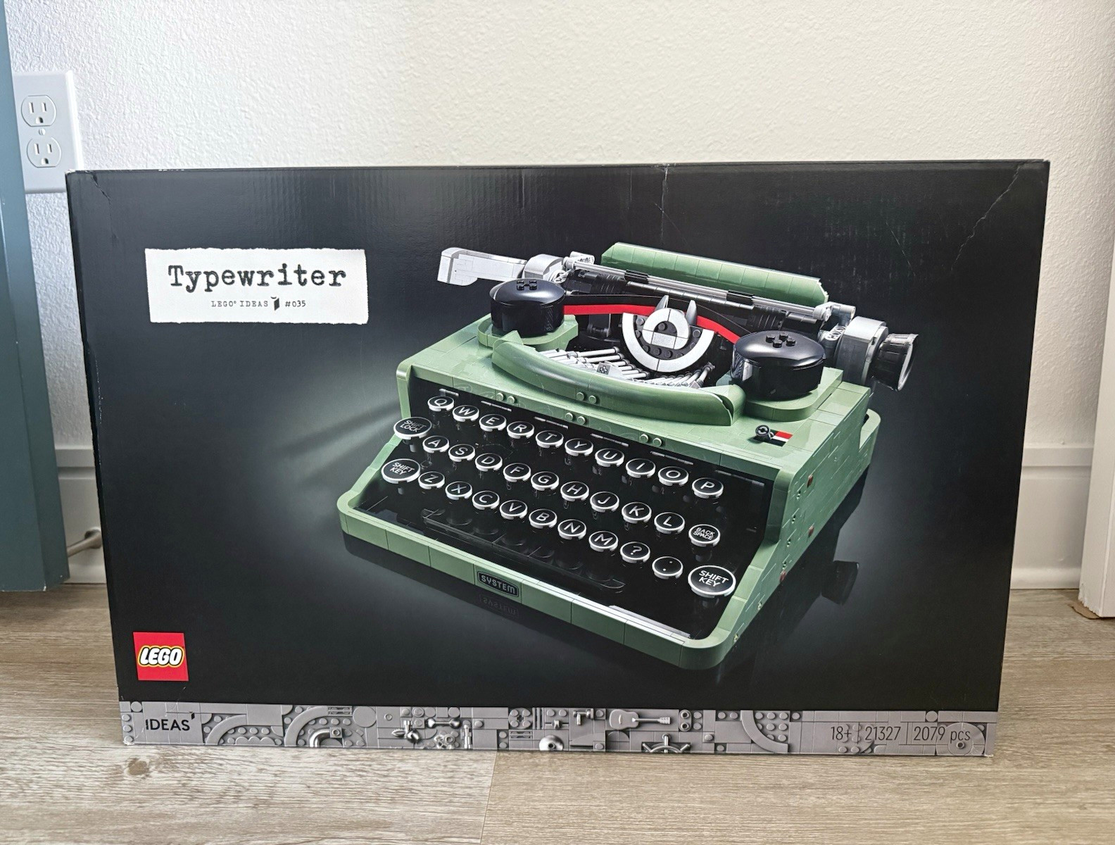 LEGO Ideas Typewriter 21327 (2079 pcs) 18+ Special Letter Included LEGO Ideas Typewriter 21327 (2079 pcs) 18+ Special Letter Included