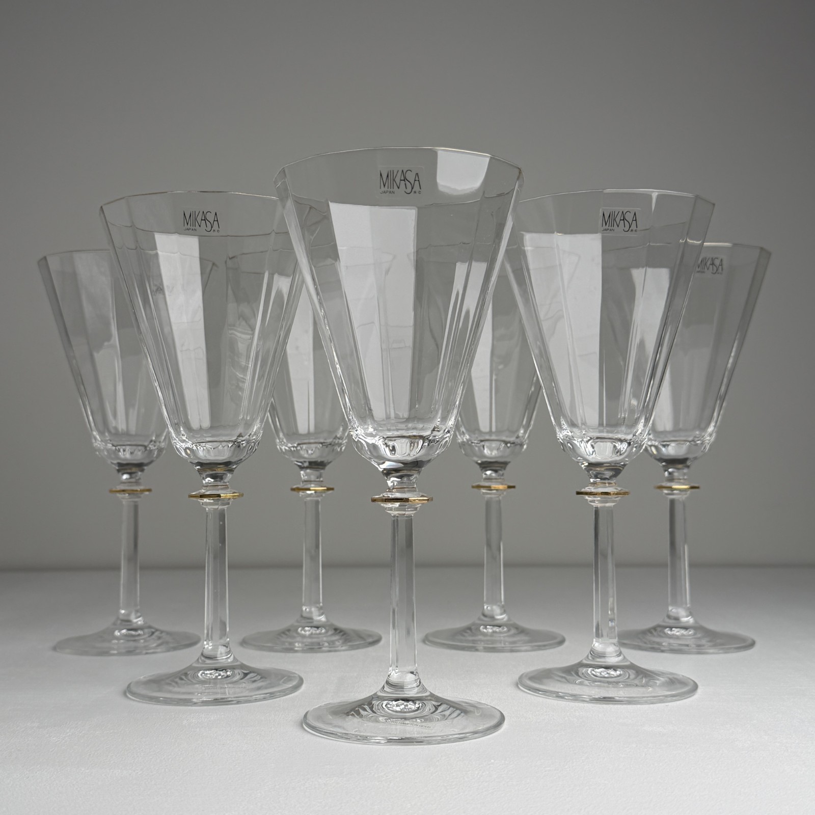 Set Of 7 Vintage MIKASA South Hampton Gold Crystal Gold Trimmed Water Goblets Set Of 7 Vintage MIKASA South Hampton Gold Crystal Gold Trimmed Water Goblets