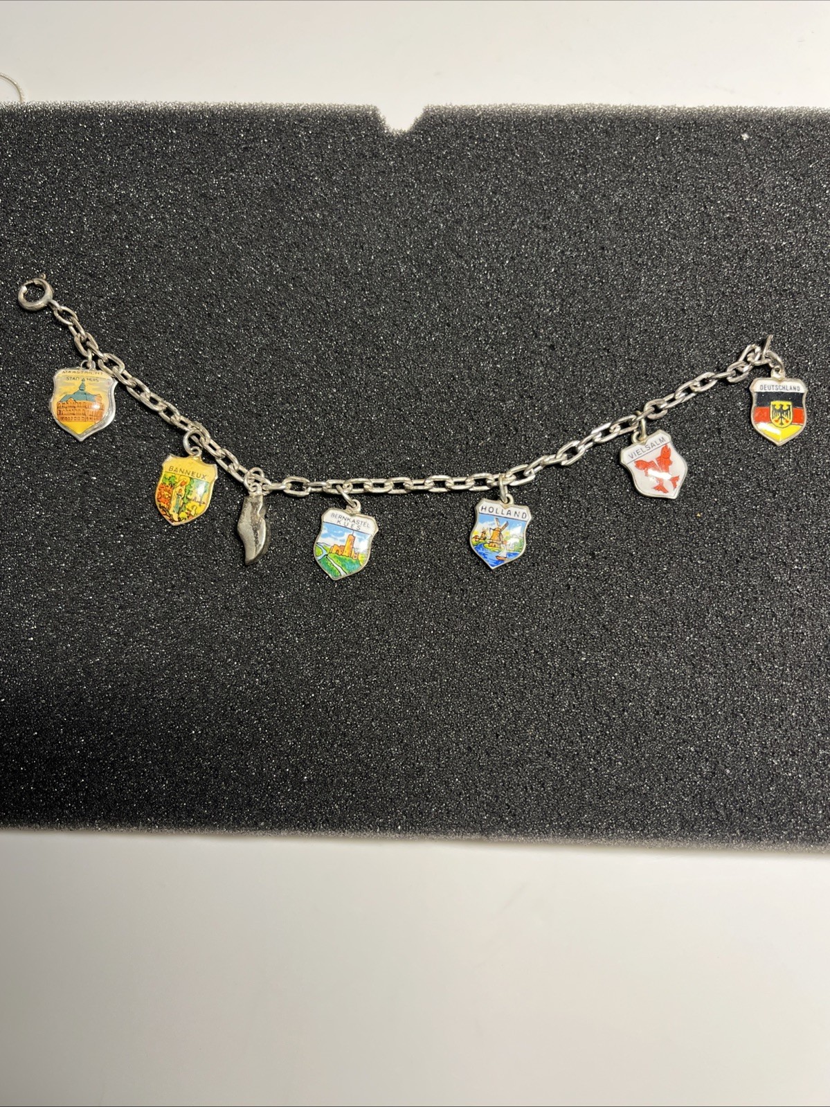 Vintage REU 800 European Travel Charm Bracelet 6 Silver Shields & Dutch Shoe Vintage REU 800 European Travel Charm Bracelet 6 Silver Shields & Dutch Shoe