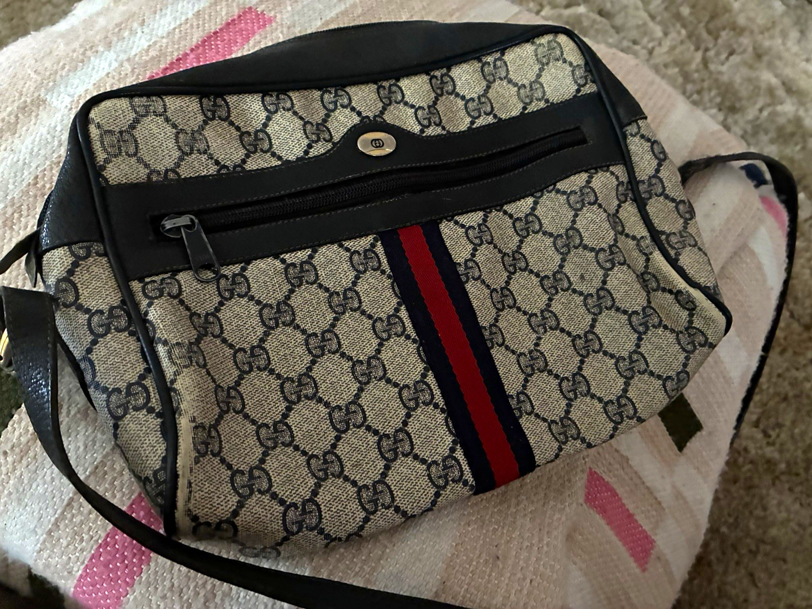Gucci GG Monogram Web Stripe Zip Medium Shoulder Bag Beige w/ Brand Card Gucci GG Monogram Web Stripe Zip Medium Shoulder Bag Beige w/ Brand Card