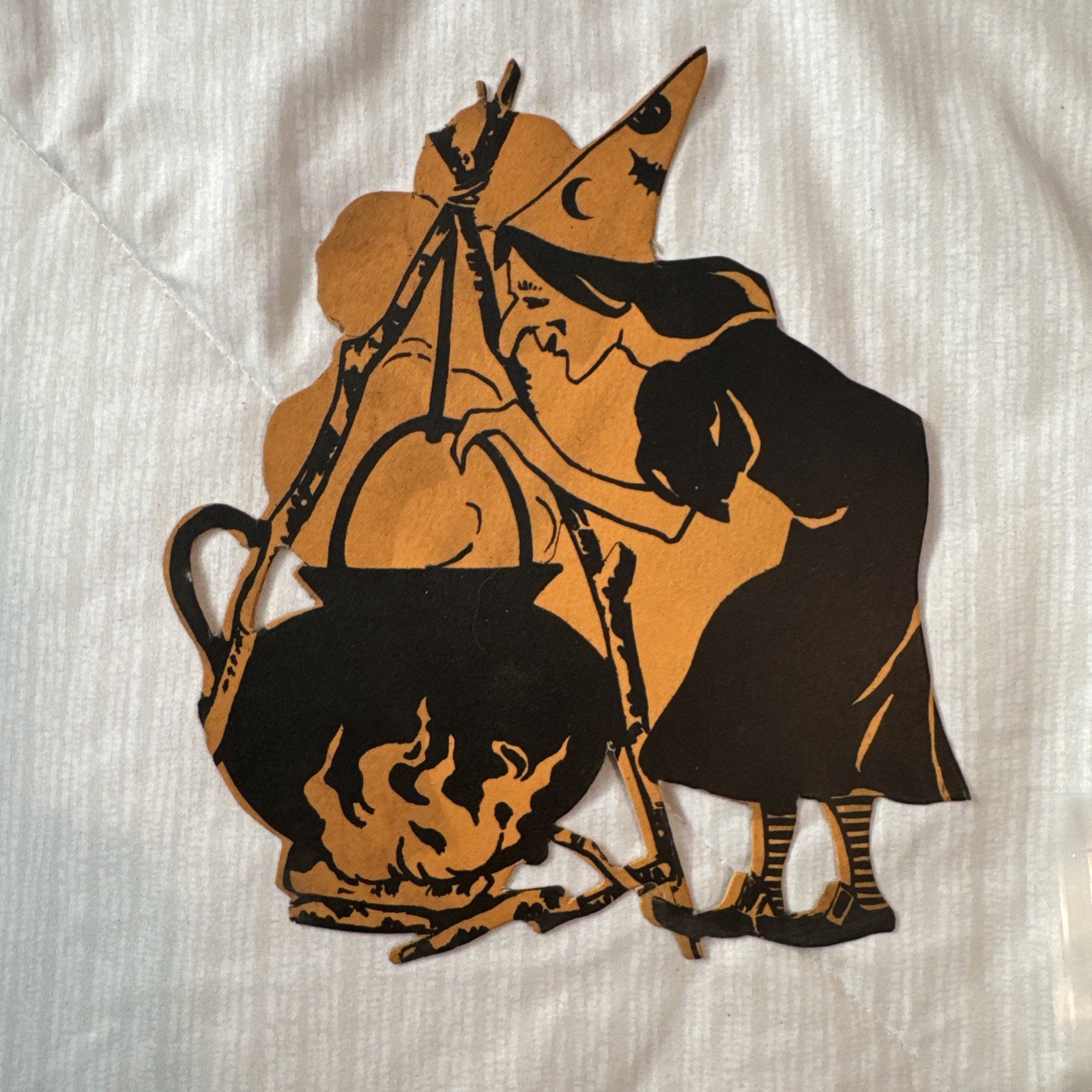 RARE 1920-30’s Halloween Witch & Cauldron Die-Cut Paper Wall Decor approx 6” RARE 1920-30’s Halloween Witch & Cauldron Die-Cut Paper Wall Decor approx 6”