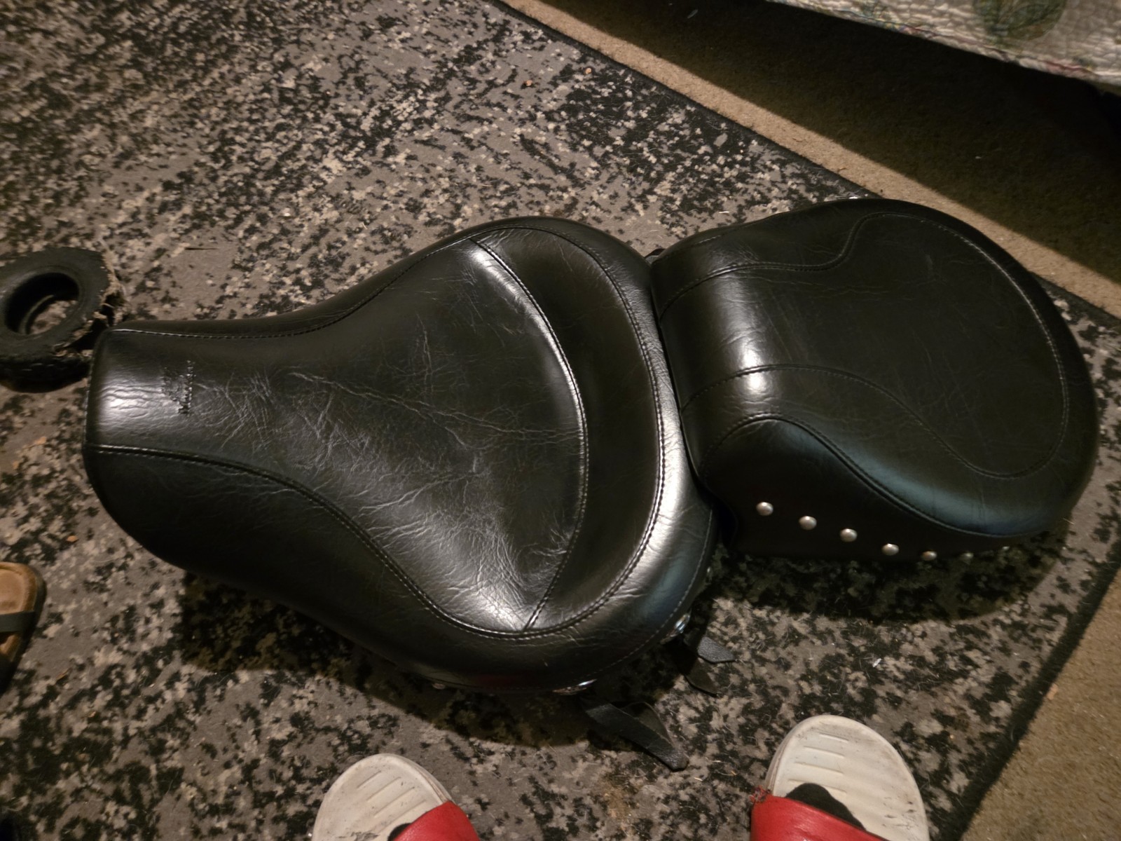Mustang Wide Touring One-Piece 2-Up Studded Seat - Harley Dyna 1996-2003...