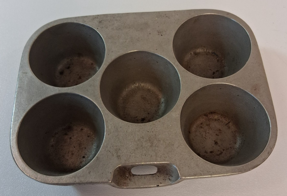 Vintage Wagner Ware Cast Iron 5 Popover Gem Pan #1335 Style Q Nickel Plated