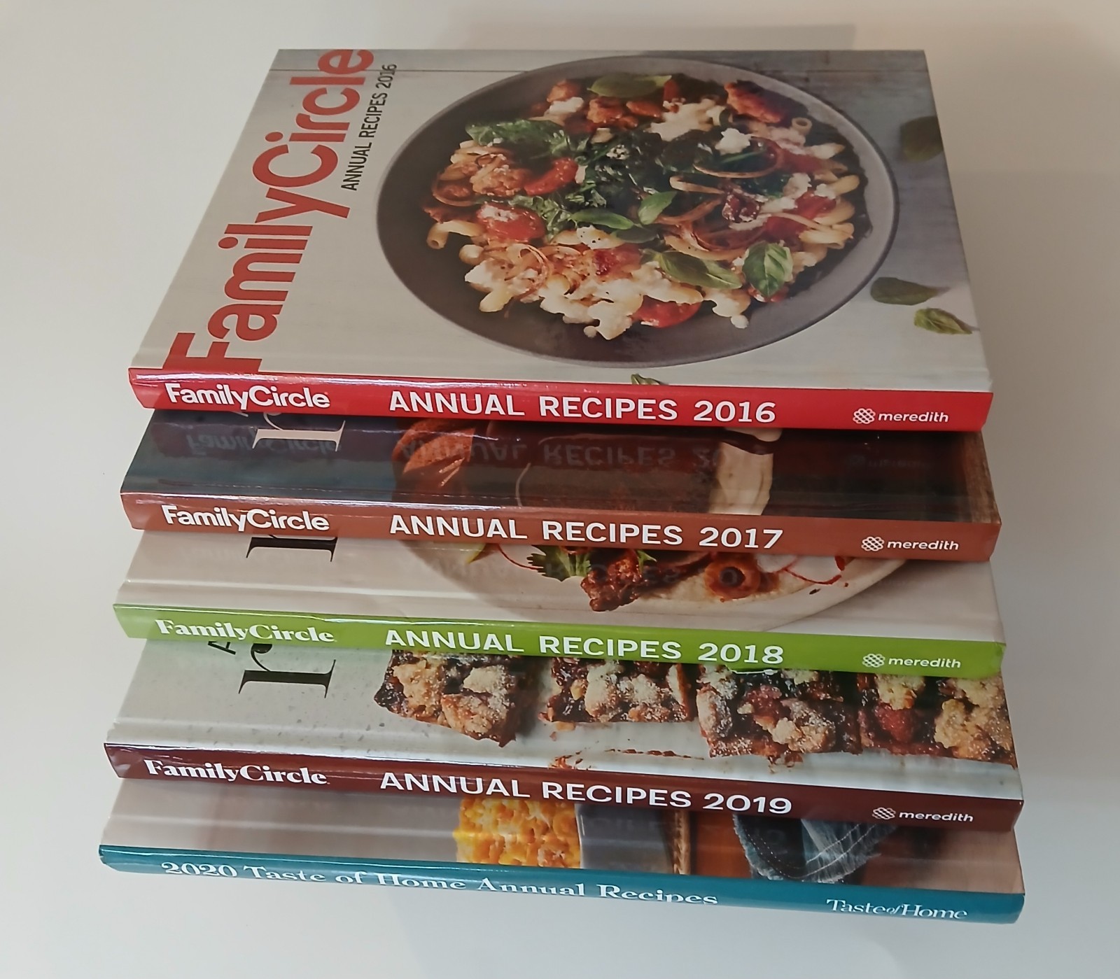 Family Circle Annual Recipes 2016-2019 & Taste of Home 2020 Cookbook Set LOT 5