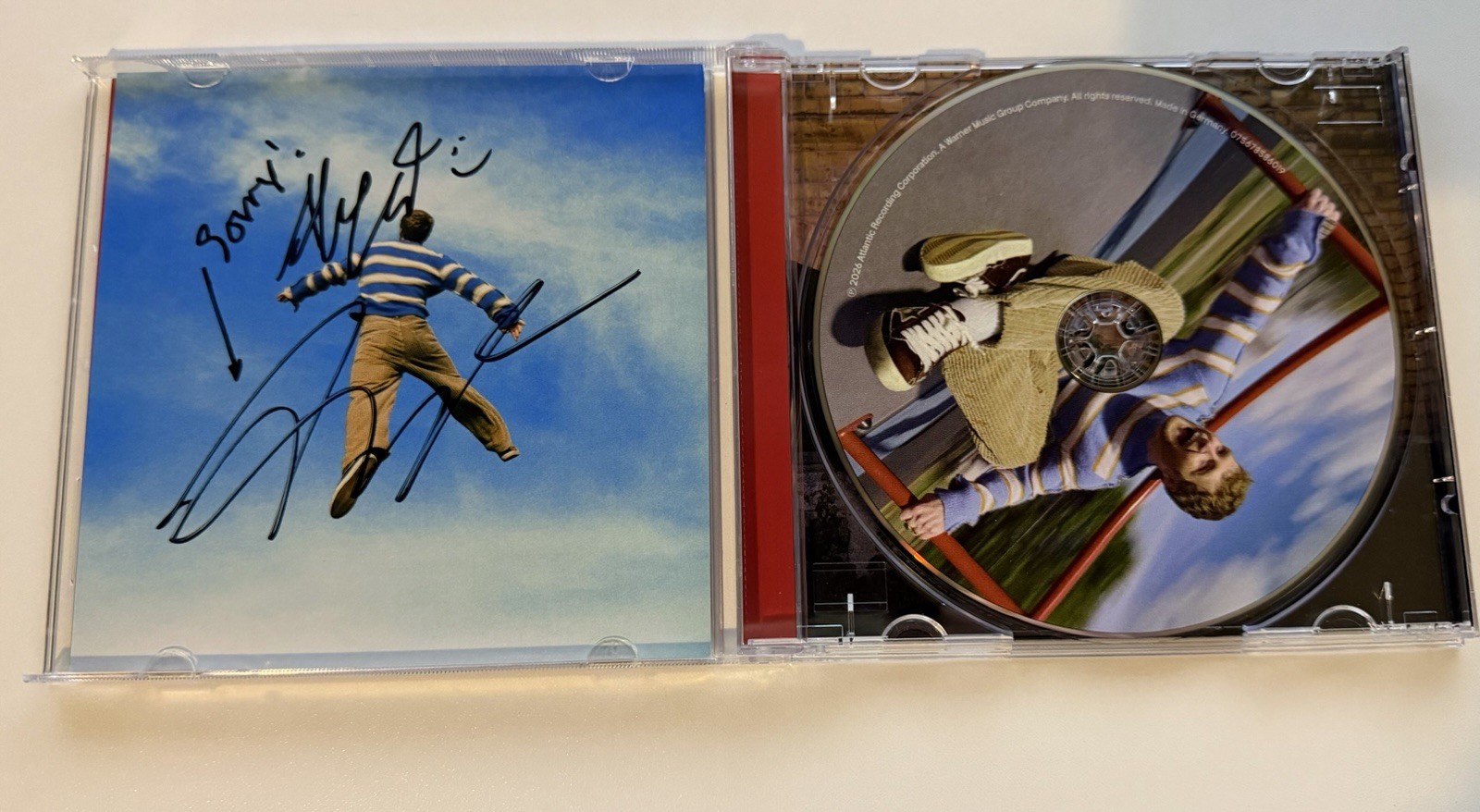 Alex Warren SIGNED Wildchild CD - RARE Double Auto | Sorry :) Inscription Alex Warren SIGNED Wildchild CD - RARE Double Auto | Sorry :) Inscription