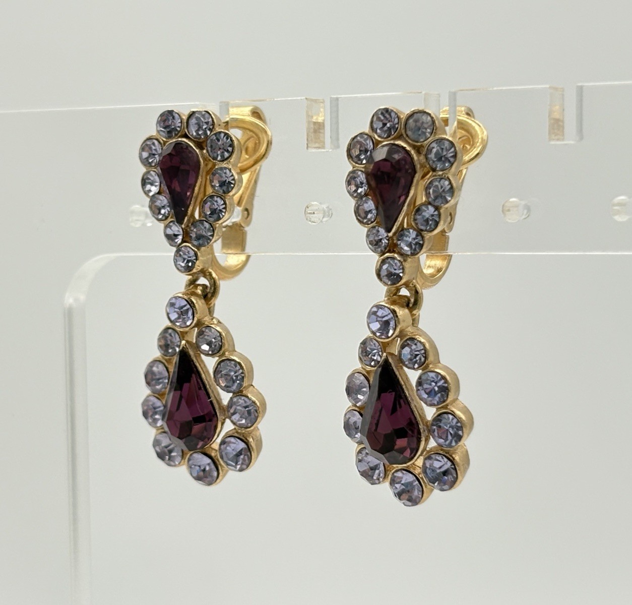 Vintage Signed Crown Trifari Emerald Green Rhinestone Drop Earrings Clip-On Gold