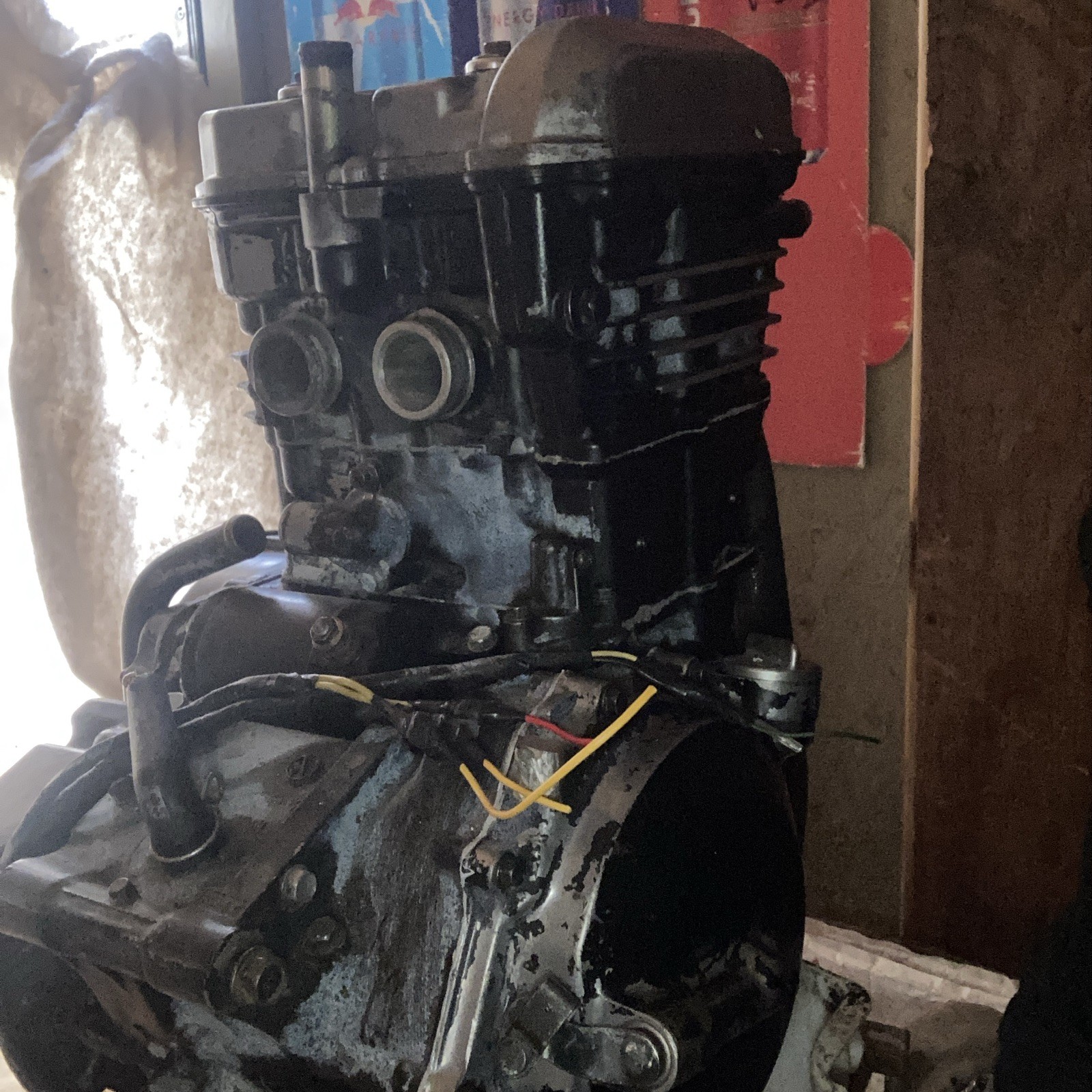 Salvage Engine. Moderate Condition, No Cracks. Starter. Stator, Pulser Coil. Salvage Engine. Moderate Condition, No Cracks. Starter. Stator, Pulser Coil.