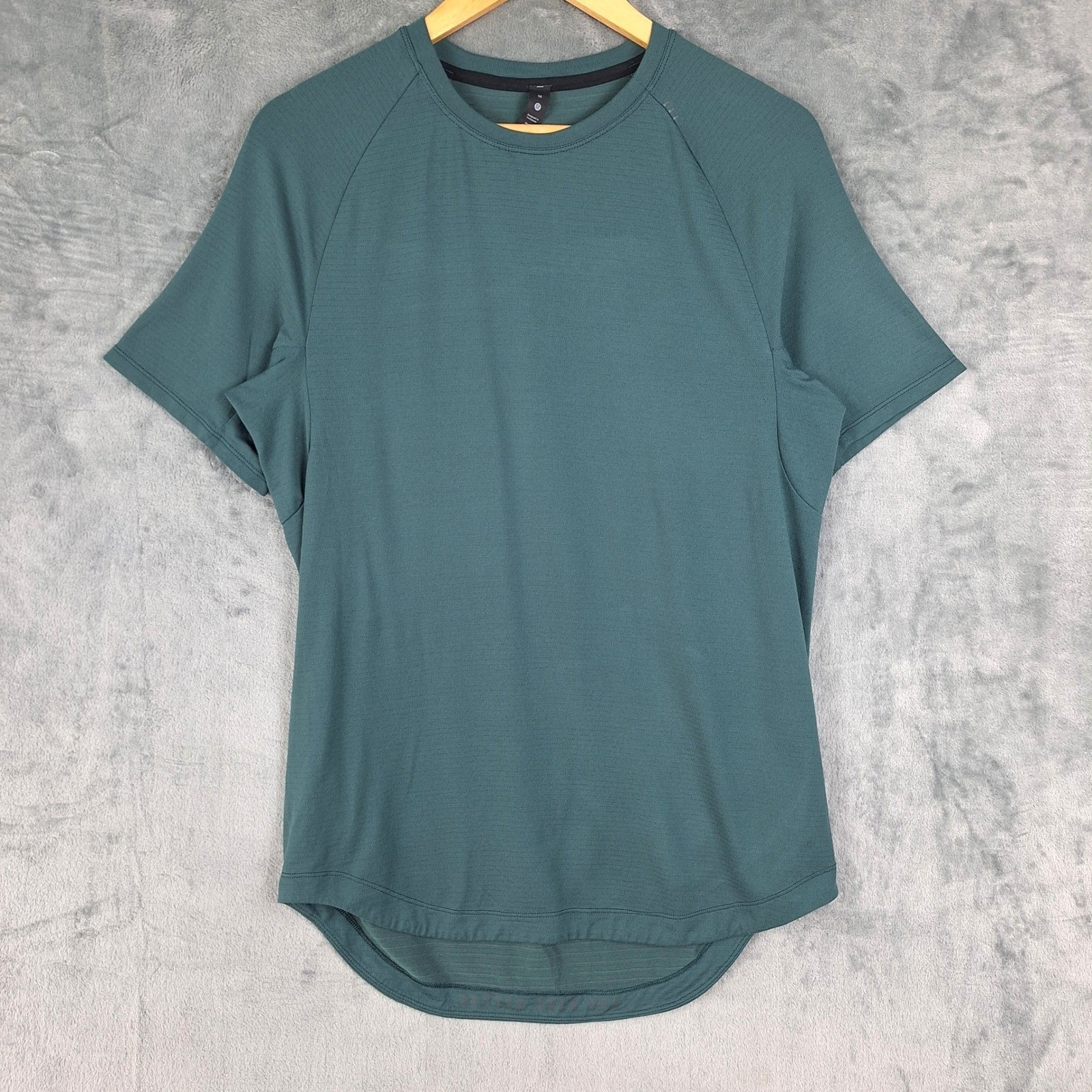Lululemon Shirt Mens Medium Drysense Mesh License To Train Athletic Gym Training
