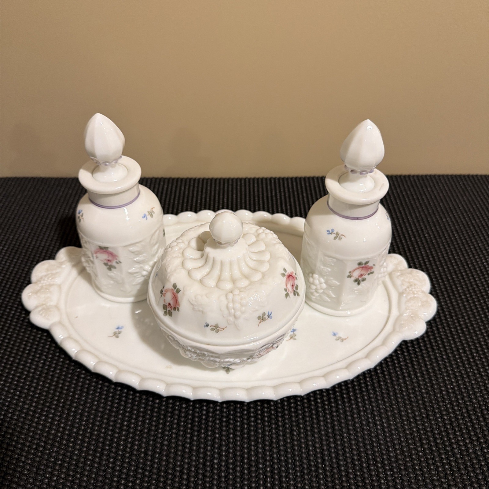 Beautiful Vtg Westmoreland Milk Glass Paneled Roses, Bows Grapes Dresser Set