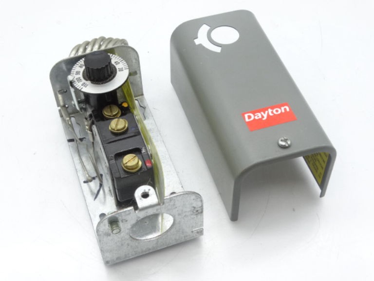DAYTON 1UHH2 Temperature Controller Used (1304110186 - Used)