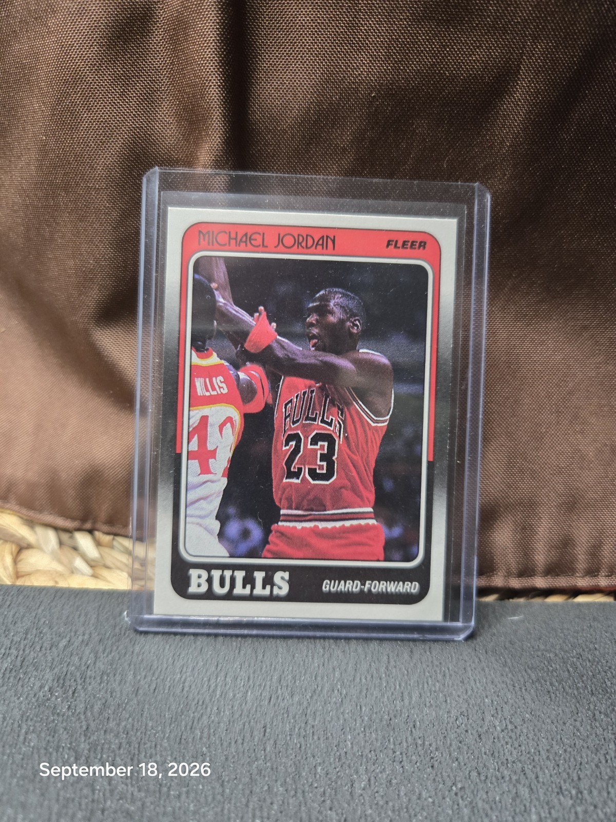 1988-89 Fleer Michael Jordan #17 Chicago Bulls HOF Vintage Basketball Card