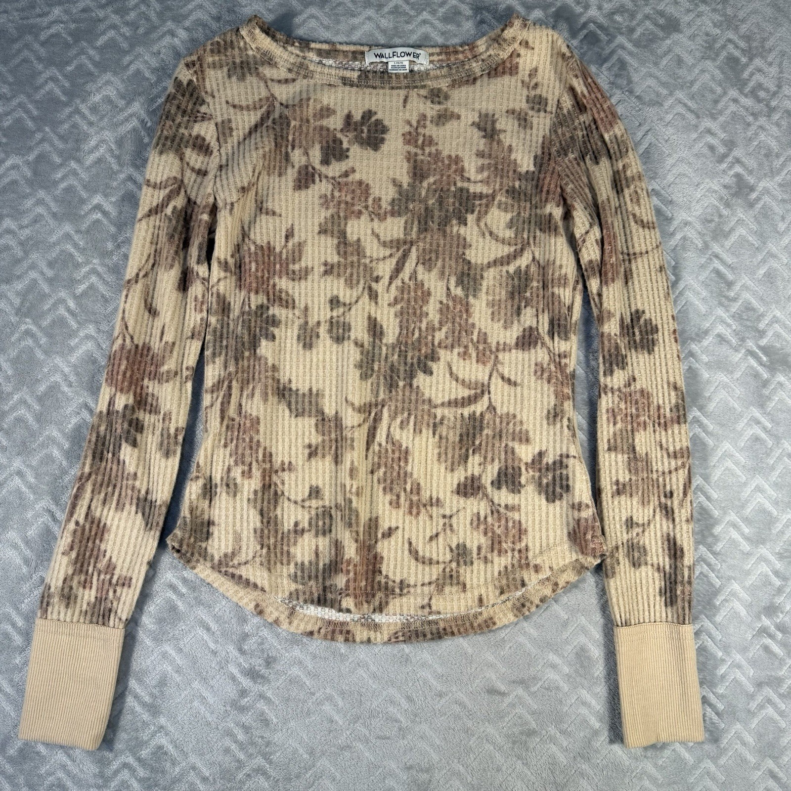 Wallflower Women\'s Long Sleeve Soft Thermal Floral Printed Shirt Top Large NWT Wallflower Women\'s Long Sleeve Soft Thermal Floral Printed Shirt Top Large NWT