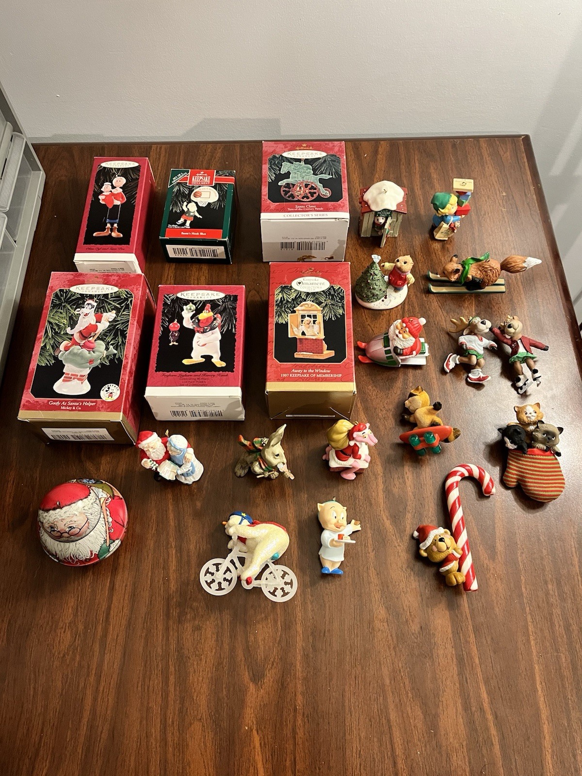 Hallmark Keepsake Ornament - Lot of 22 - Vintage - Mixed - Excellent Condition Hallmark Keepsake Ornament - Lot of 22 - Vintage - Mixed - Excellent Condition