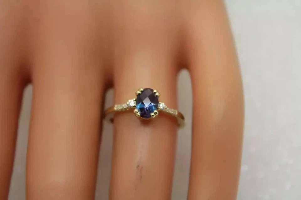 2.23 Ct Oval Cut Alexandrite Diamond Ring Wdding Ring 14K Soild Yellow Gold