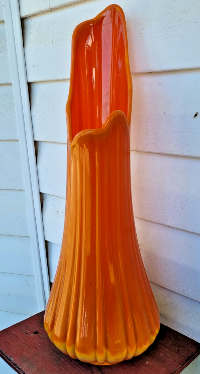 Vintage PRISTINE MCM LE Smith BITTERSWEET Ribbed Ftd\'d Swung Vase 21” Tall MINT Vintage PRISTINE MCM LE Smith BITTERSWEET Ribbed Ftd\'d Swung Vase 21” Tall MINT
