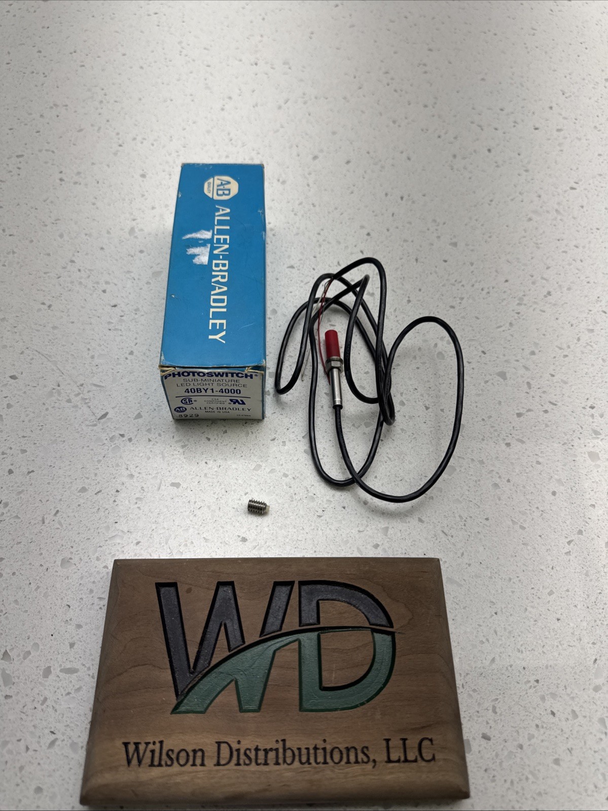 Allen Bradley 40BY1-4000 Light Source 40BY14000 NEW Allen Bradley 40BY1-4000 Light Source 40BY14000 NEW