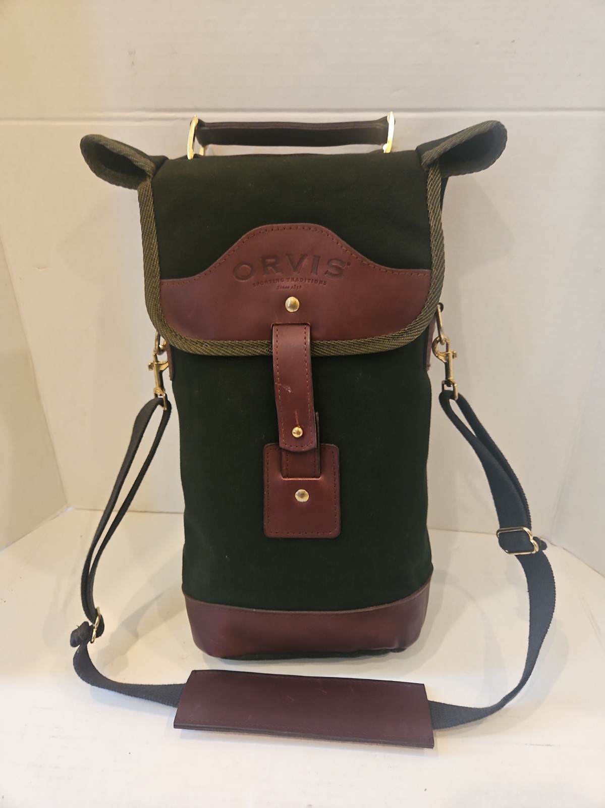 Vintage Orvis Battenkill Green Canvas Leather 2 Wine Bottle Carrier Insulated Vintage Orvis Battenkill Green Canvas Leather 2 Wine Bottle Carrier Insulated