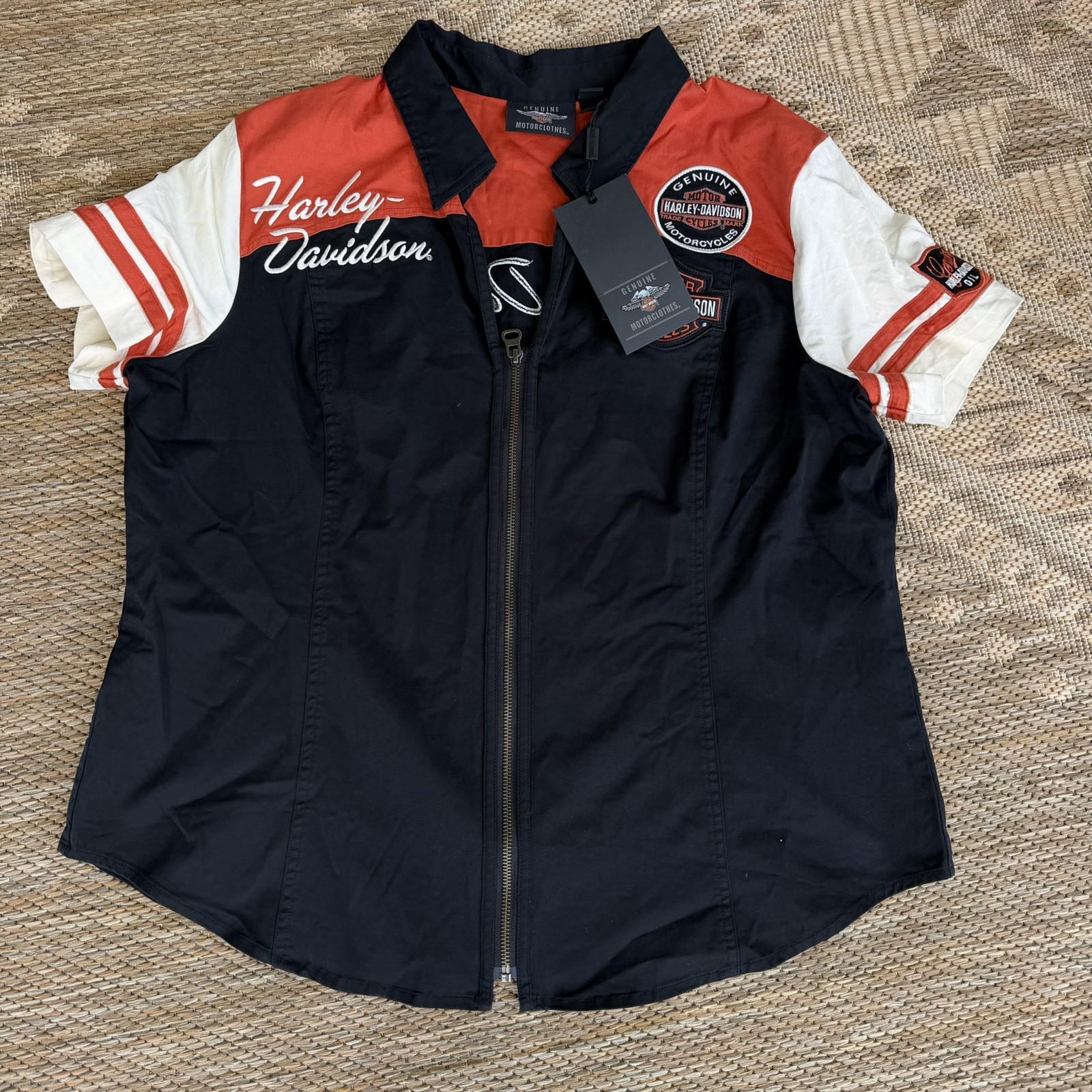 NWT Harley Davidson Women\'s 2XL Logo Colorblock Zip Front V-Nack Shirt Biker NWT Harley Davidson Women\'s 2XL Logo Colorblock Zip Front V-Nack Shirt Biker