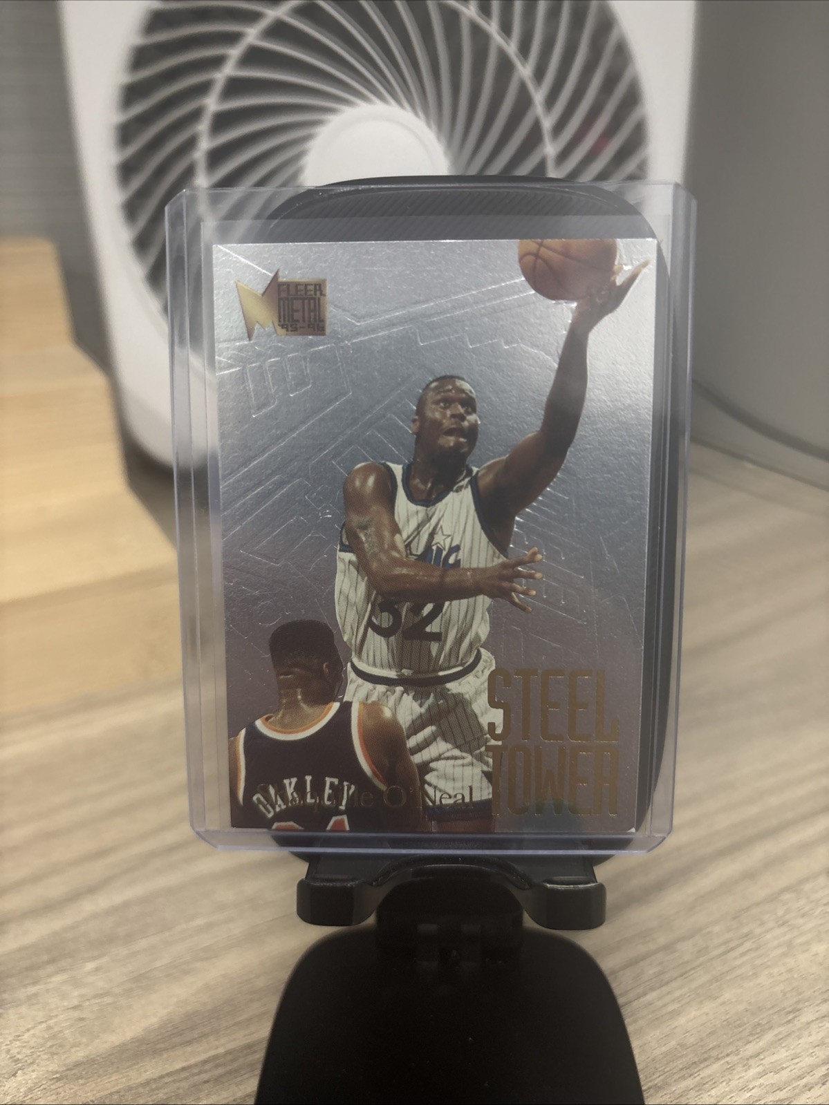 Fleer 1995-96 Metal Shaquille O'Neal Steel Tower Insert #7 Magic NBA Fleer 1995-96 Metal Shaquille O'Neal Steel Tower Insert #7 Magic NBA
