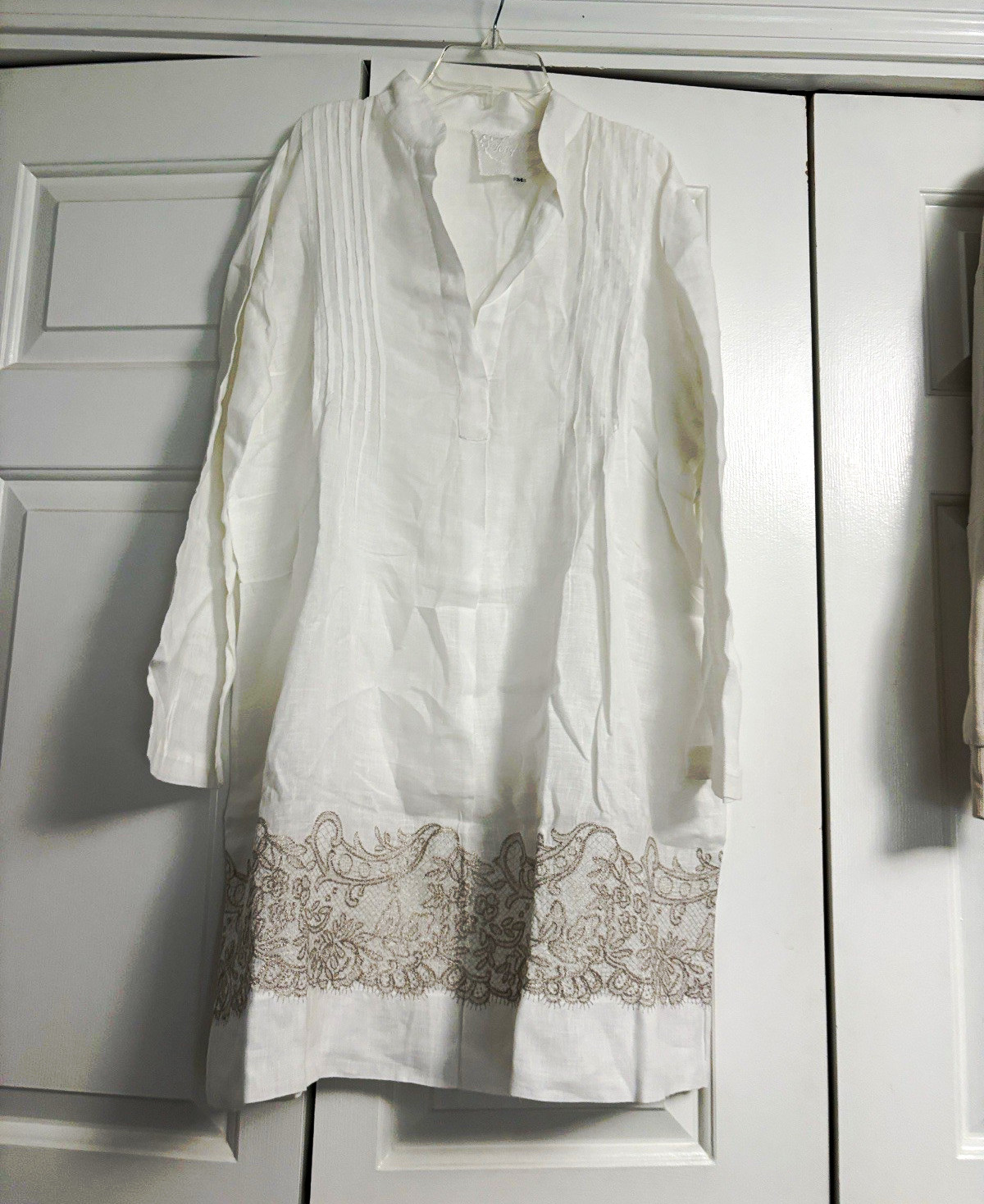 Temptation Positano White 100% Linen A-Line V-Neck Embroidered Dress Sz M Temptation Positano White 100% Linen A-Line V-Neck Embroidered Dress Sz M