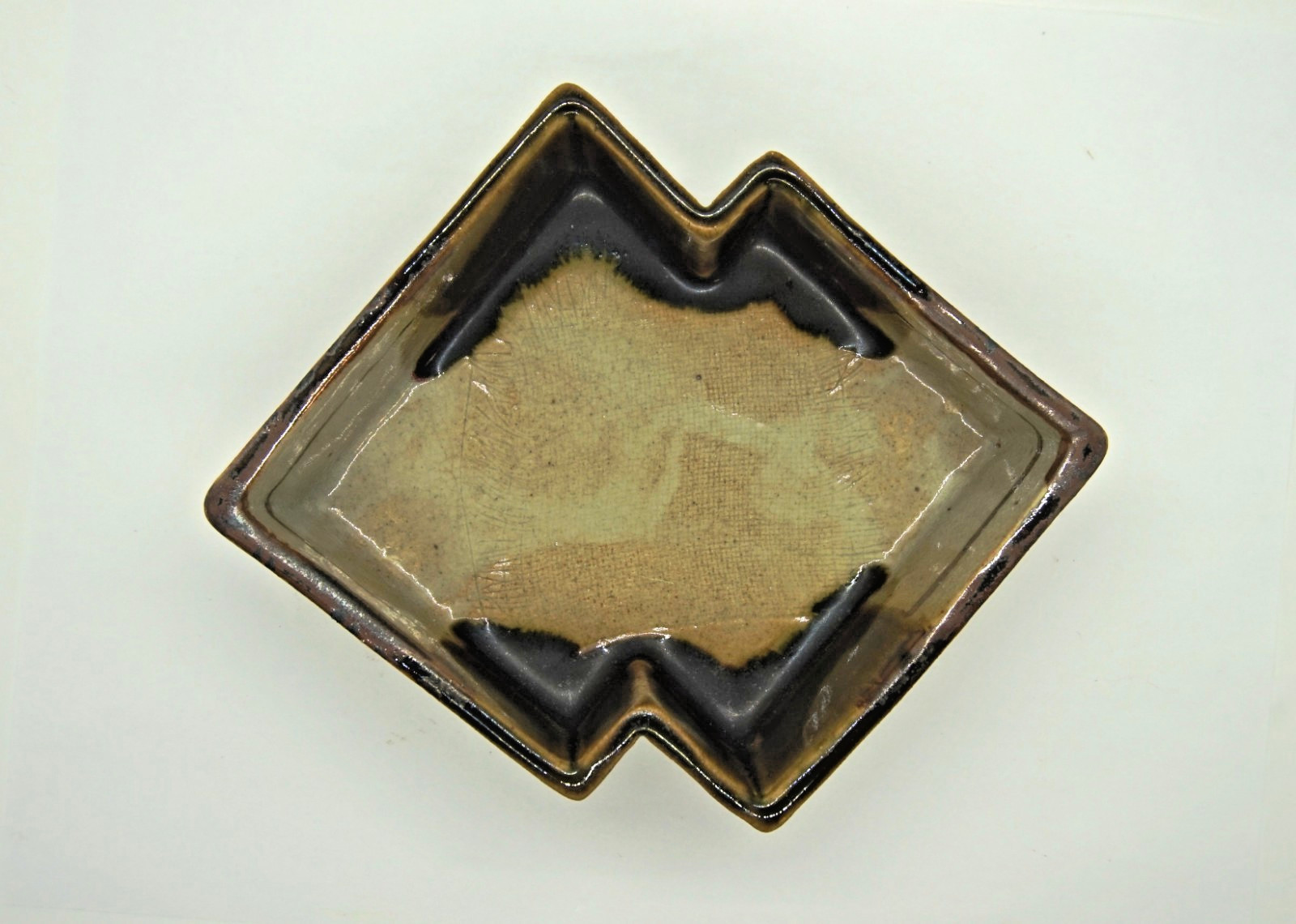 Vintage 1970 Japanese Handmade 3-Footed Notched Square Ikebana Container 色秘 Seal