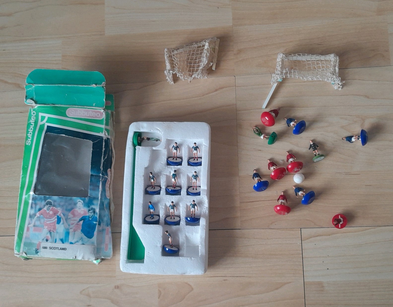 Subbuteo 680 Scotland   not complete   spares repairs  plus extras,