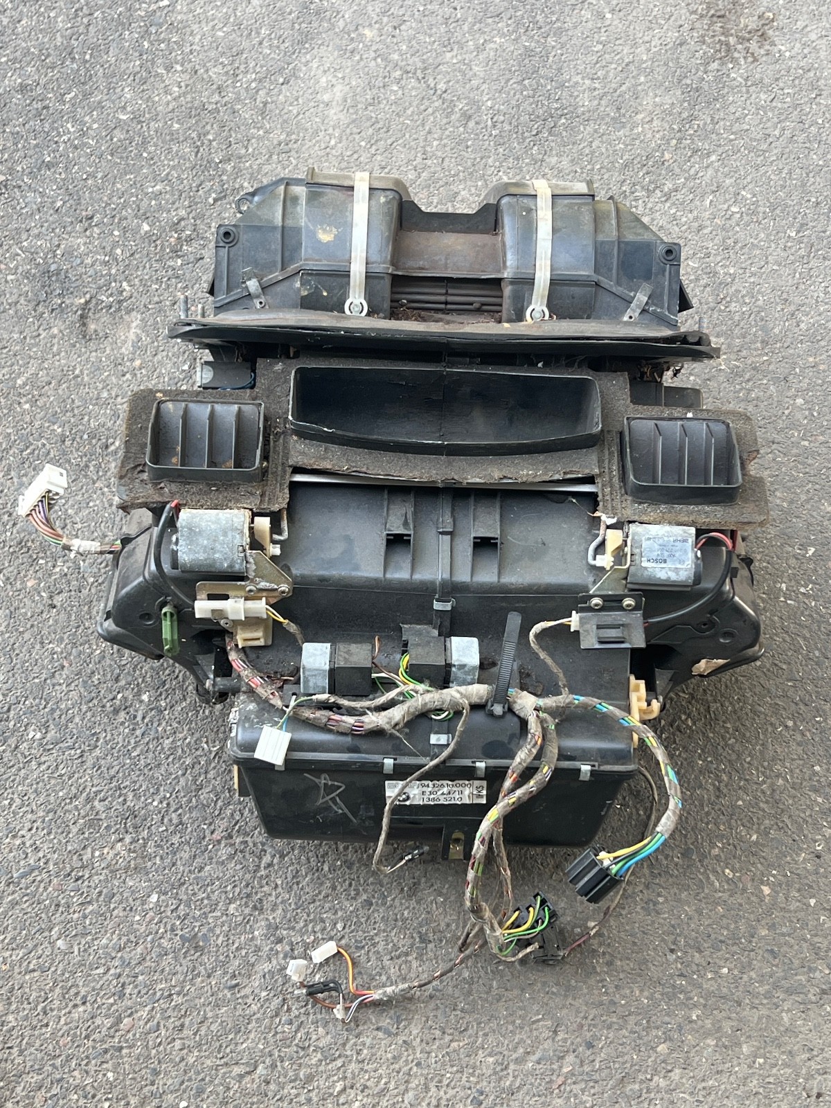 Damaged BMW e30 Complete HVAC Heat Heater Core AC Box Blower Motor Control Damaged BMW e30 Complete HVAC Heat Heater Core AC Box Blower Motor Control