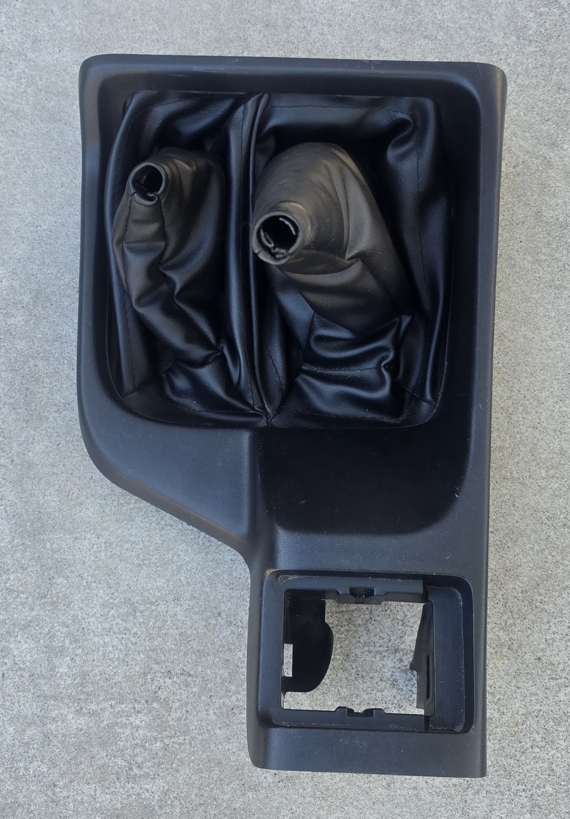 2001-2002 Nissan Pathfinder Shifter Boot OEM BLACK