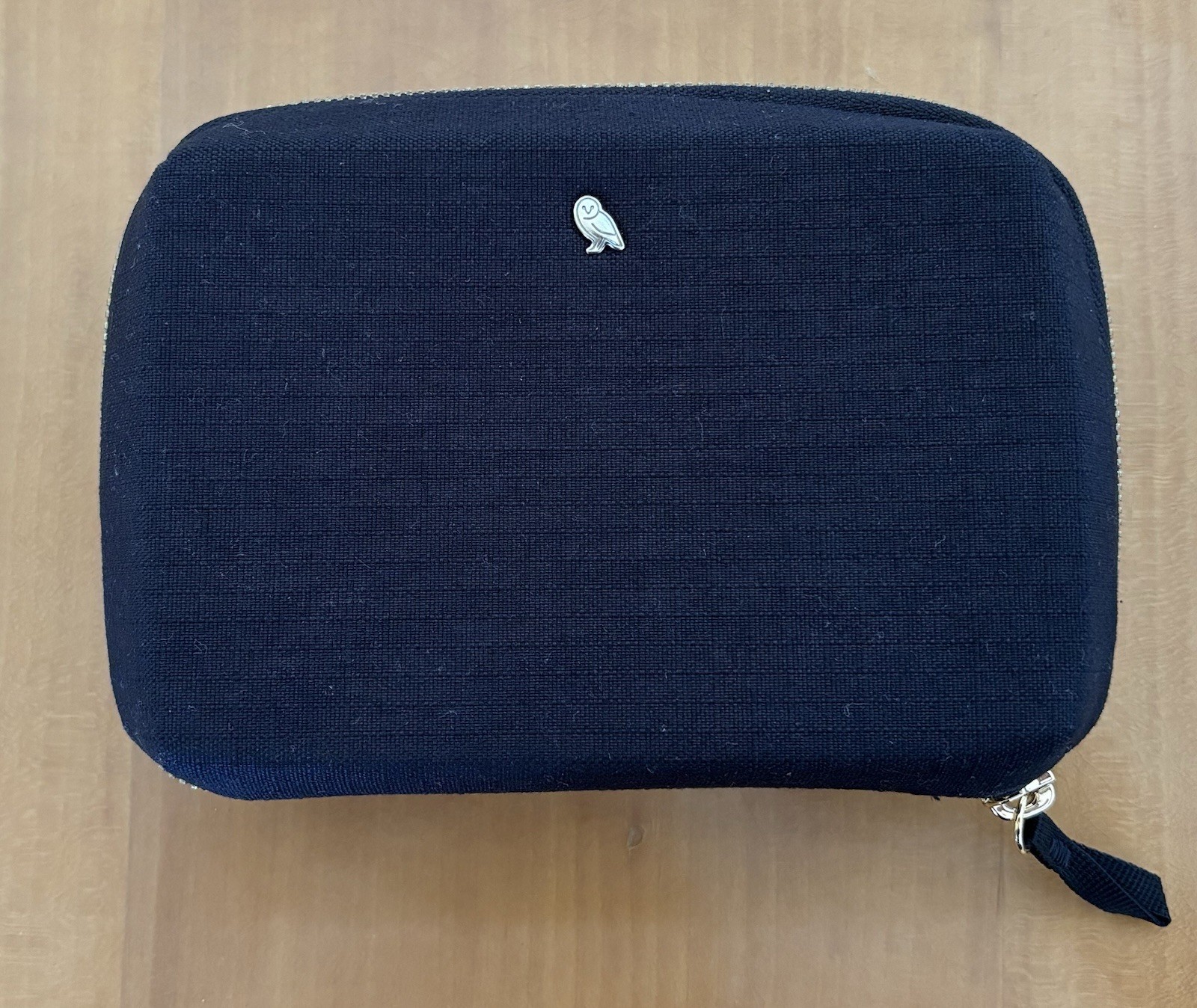 NWOT Bellroy structured tech accessories organizer zip case BLACK owl logo badge