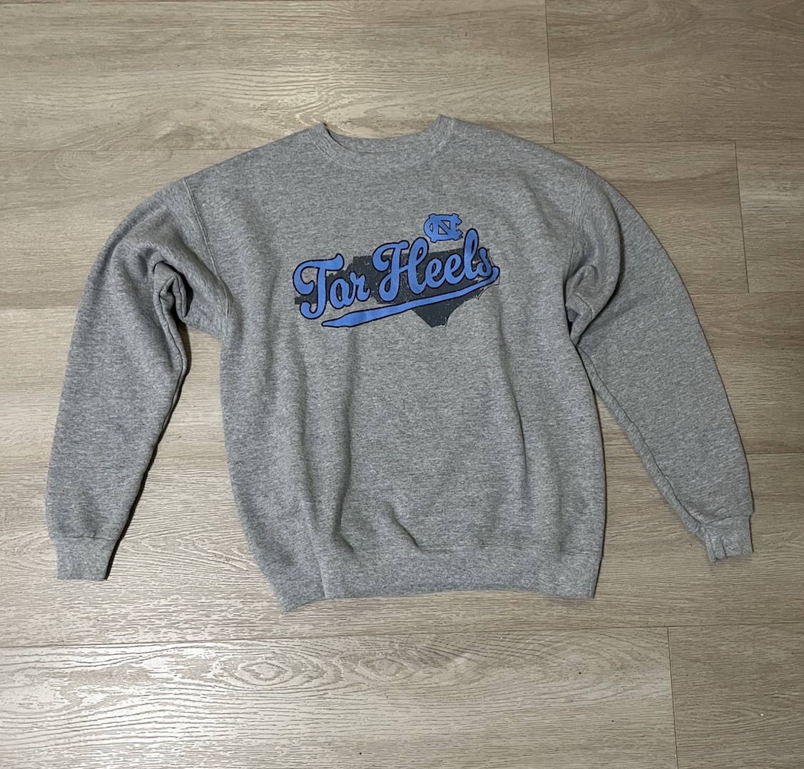 VTG UNC Tar Heels Sweatshirt Mens Medium Grey Crewneck North Carolina Hanes