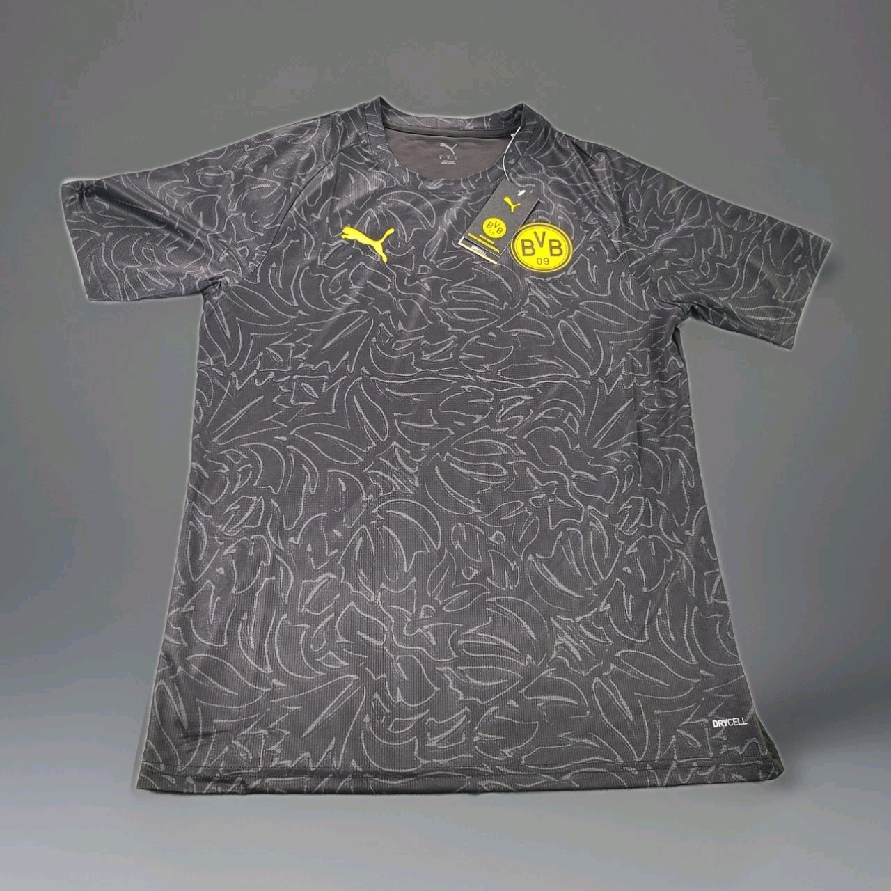 Puma Men's Borussia Dortmund Warm-up Soccer Jersey Drycell Men's Size Medium NWT Puma Men's Borussia Dortmund Warm-up Soccer Jersey Drycell Men's Size Medium NWT