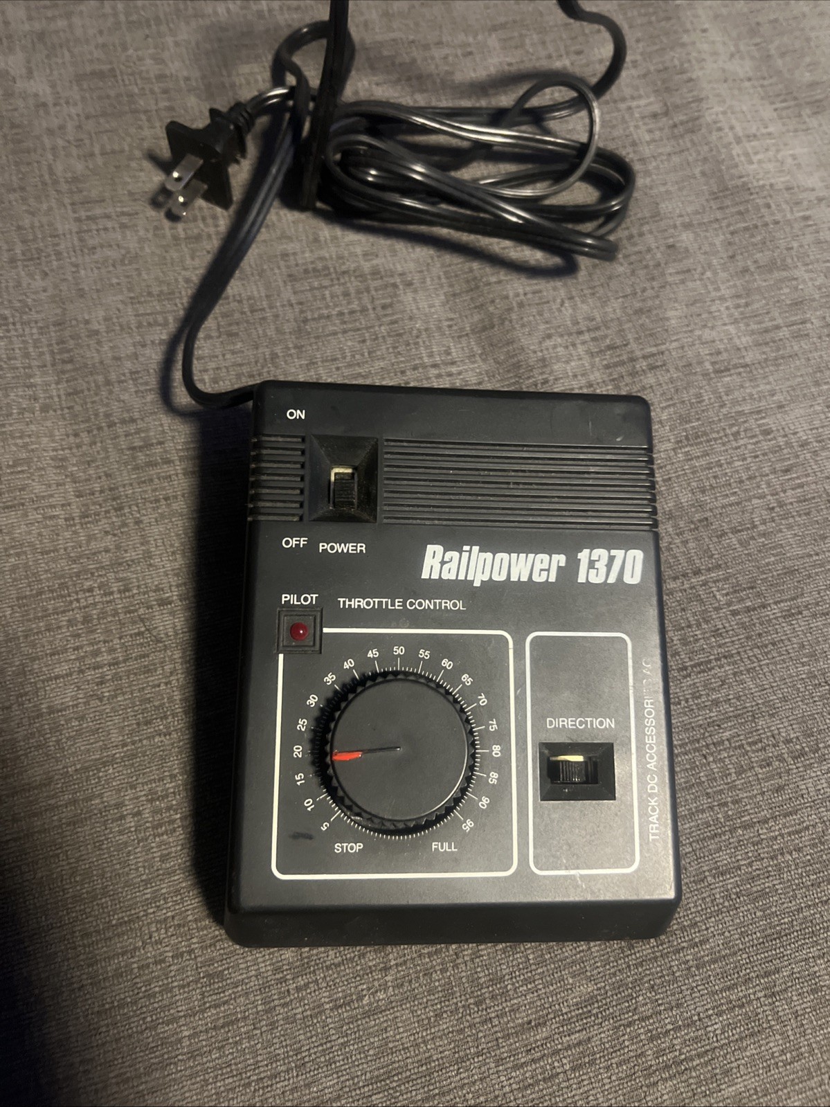 MRC Railpower 1370 DC Transformer/Controller for HO & N Scale