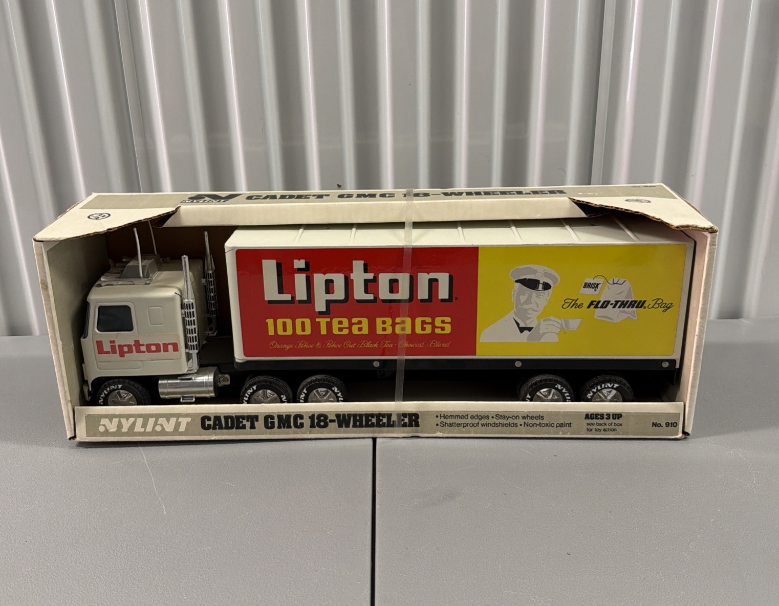 Vintage NYLINT Lipton Tea Steel GMC 18 Wheeler Truck No. 910 Clean NOS Vintage NYLINT Lipton Tea Steel GMC 18 Wheeler Truck No. 910 Clean NOS