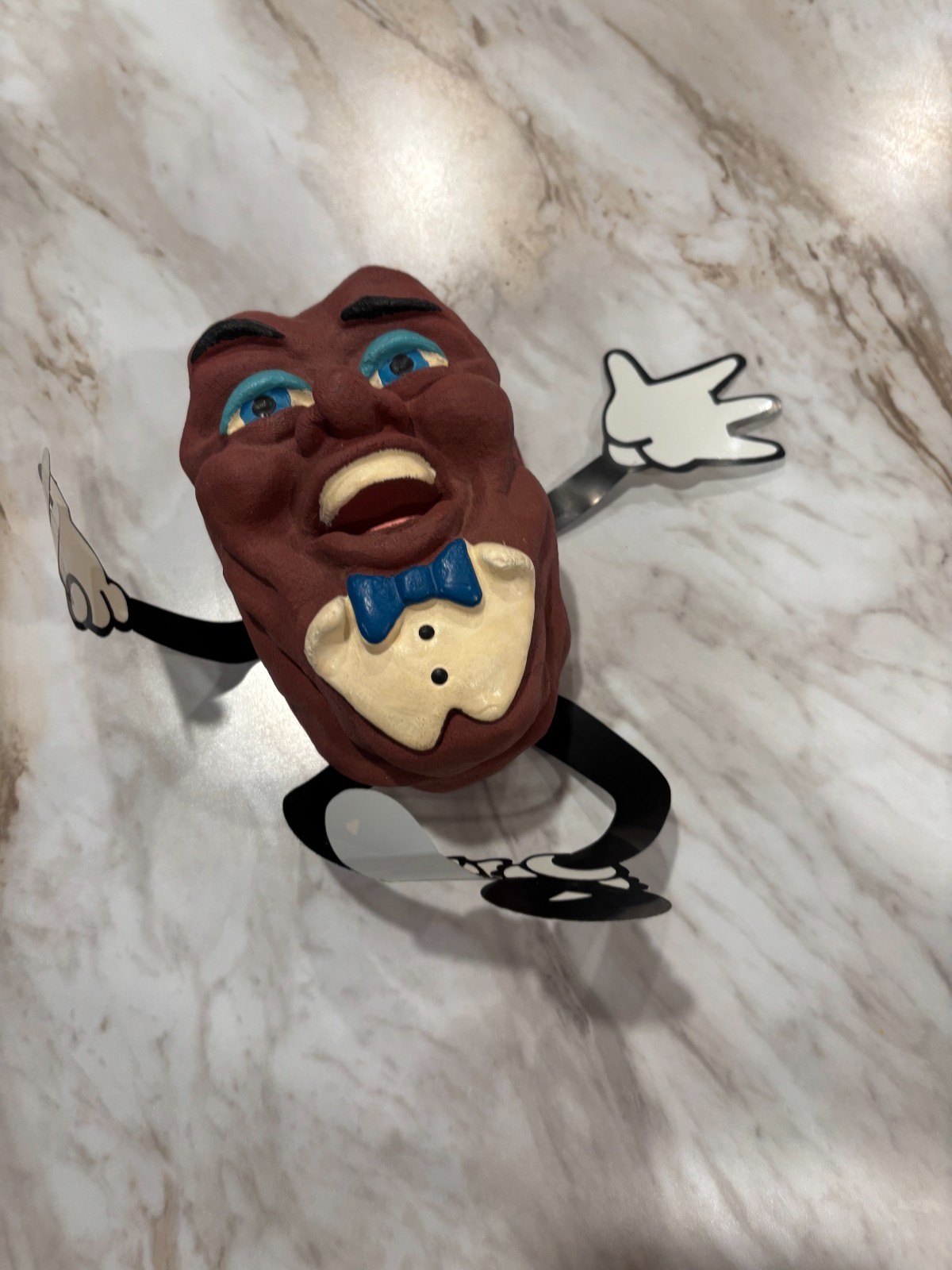 Vtg. 1987 California Raisin Fingertronic Puppet Tux. w/Blue Bowtie Vtg. 1987 California Raisin Fingertronic Puppet Tux. w/Blue Bowtie