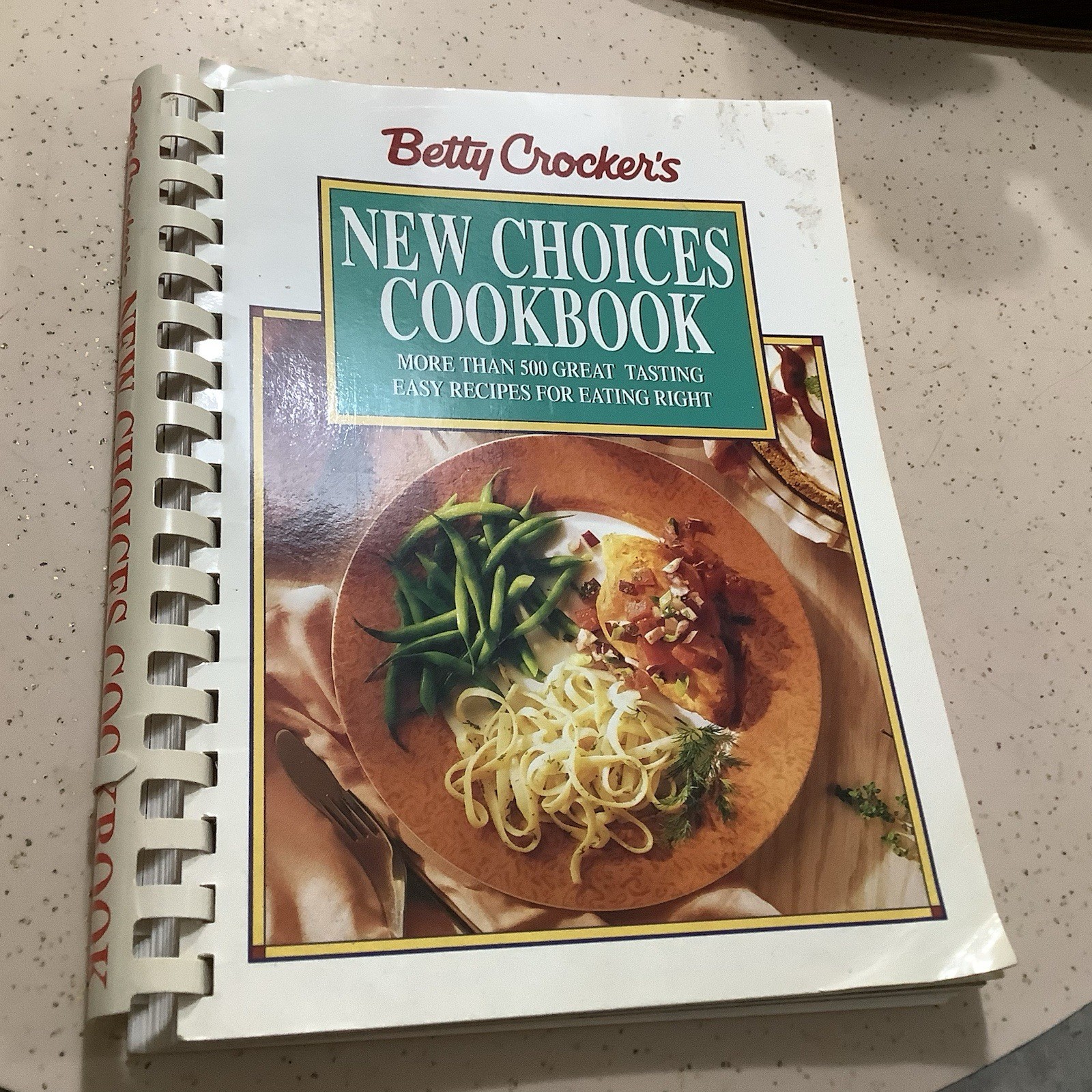 VTG 1997  Betty Crocker Cookbook “New Choices”
