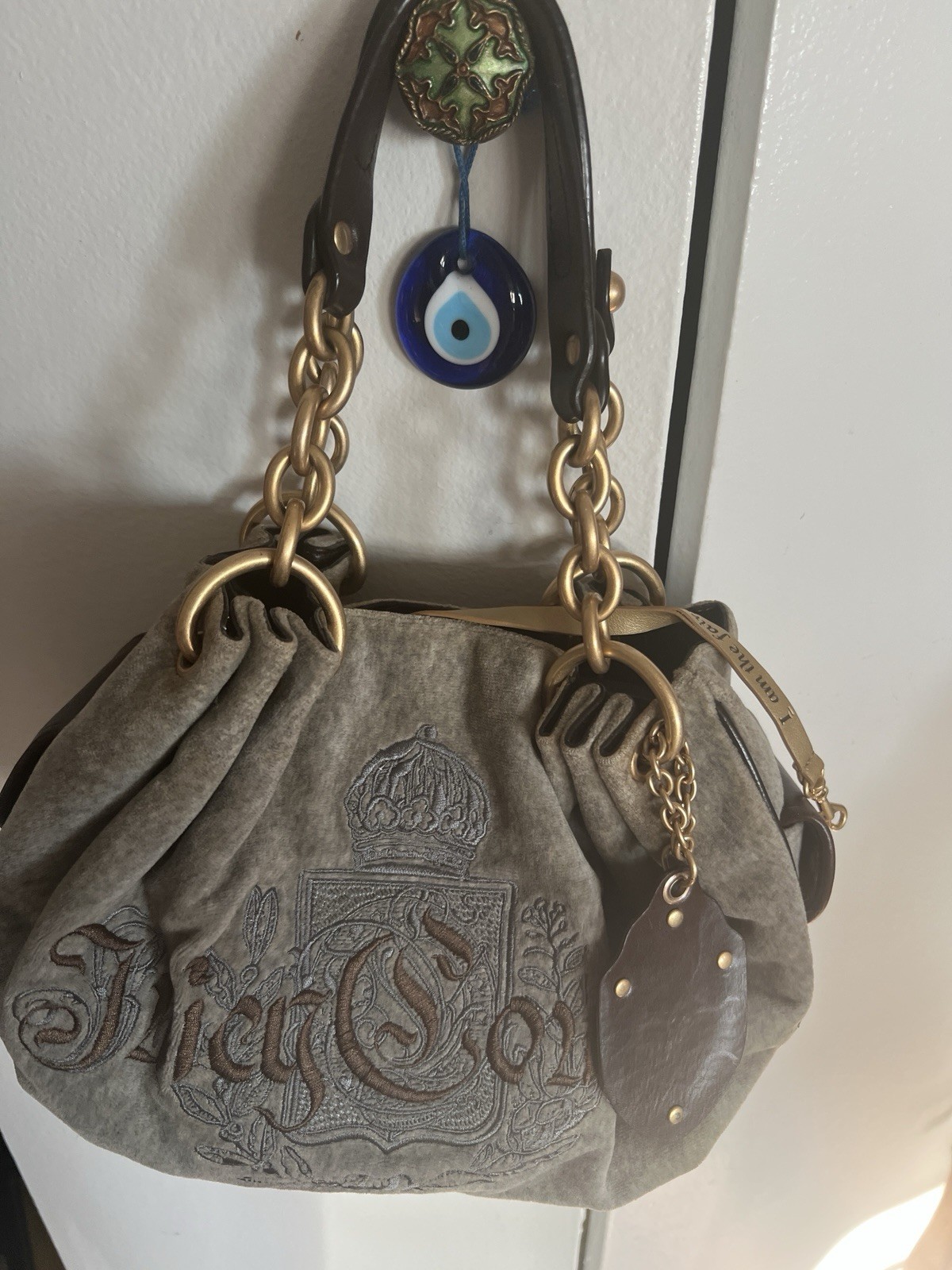 AUTHENTIC Juicy Couture vintige “Once Upon a Time” Velour Shoulder Bag GRAY AUTHENTIC Juicy Couture vintige “Once Upon a Time” Velour Shoulder Bag GRAY