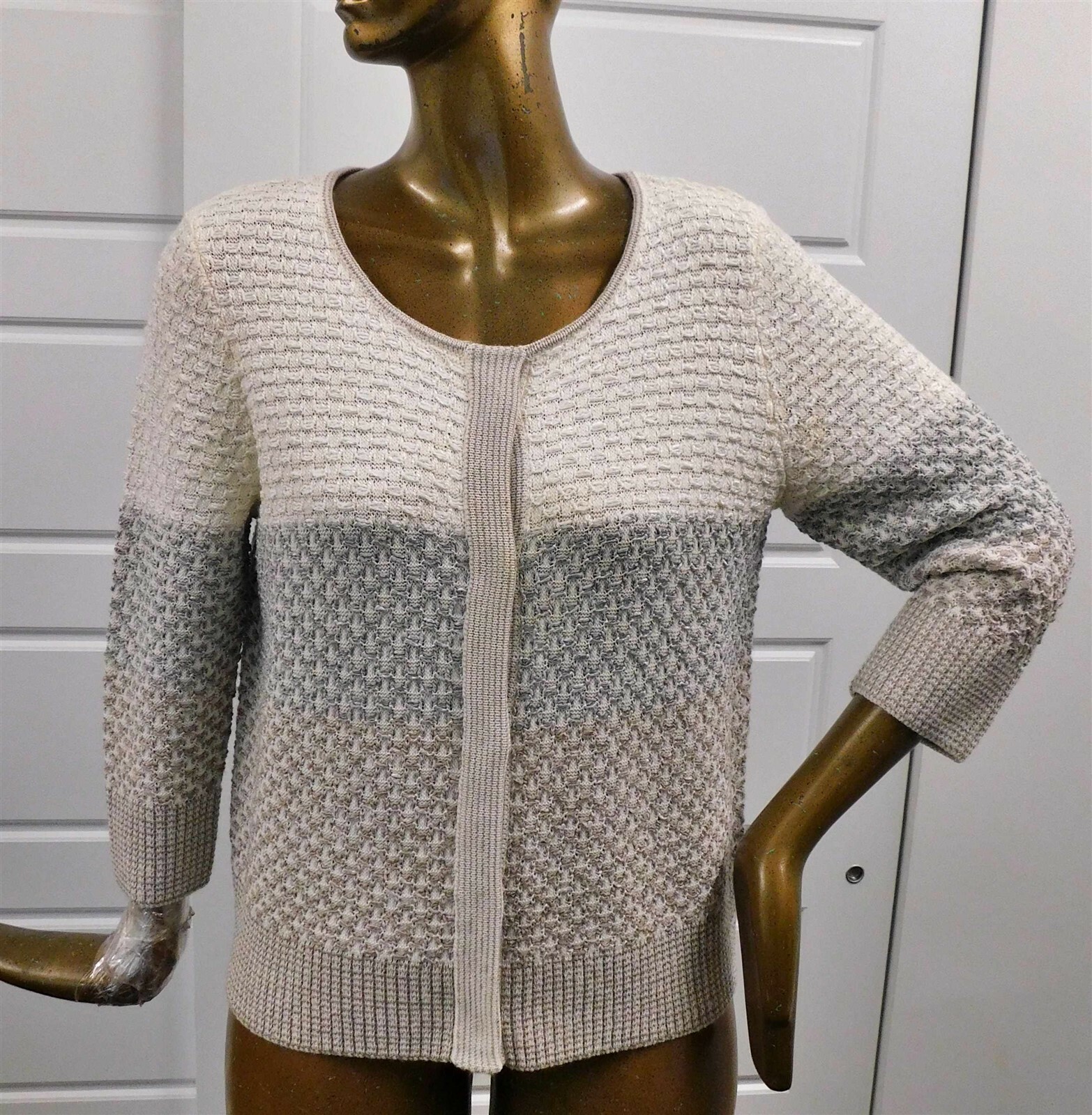 St John Ivory Gray Knit Snap Front Sweater Jacket sz L St John Ivory Gray Knit Snap Front Sweater Jacket sz L