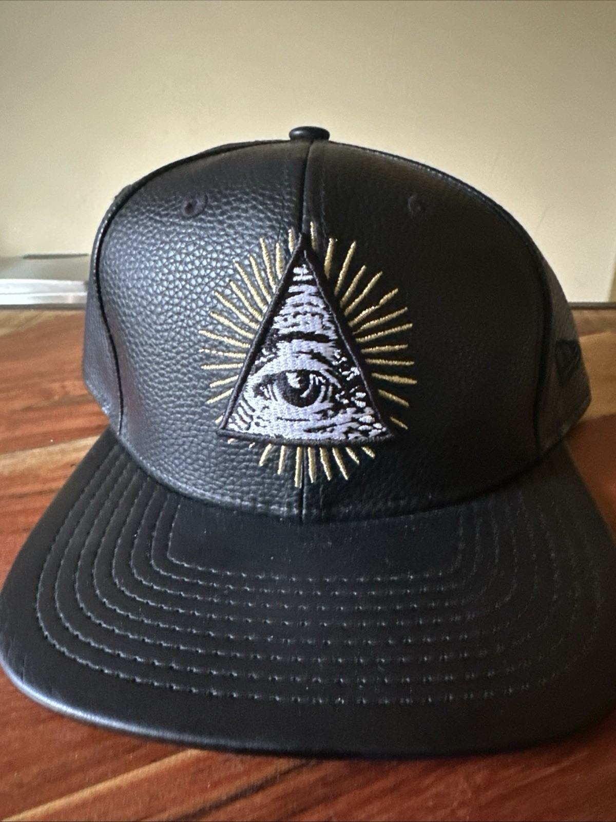 DeadStock New Era 9FIFTY Rare Pyramid All-Seeing Eye Snapback Faux Leather-BNWT
