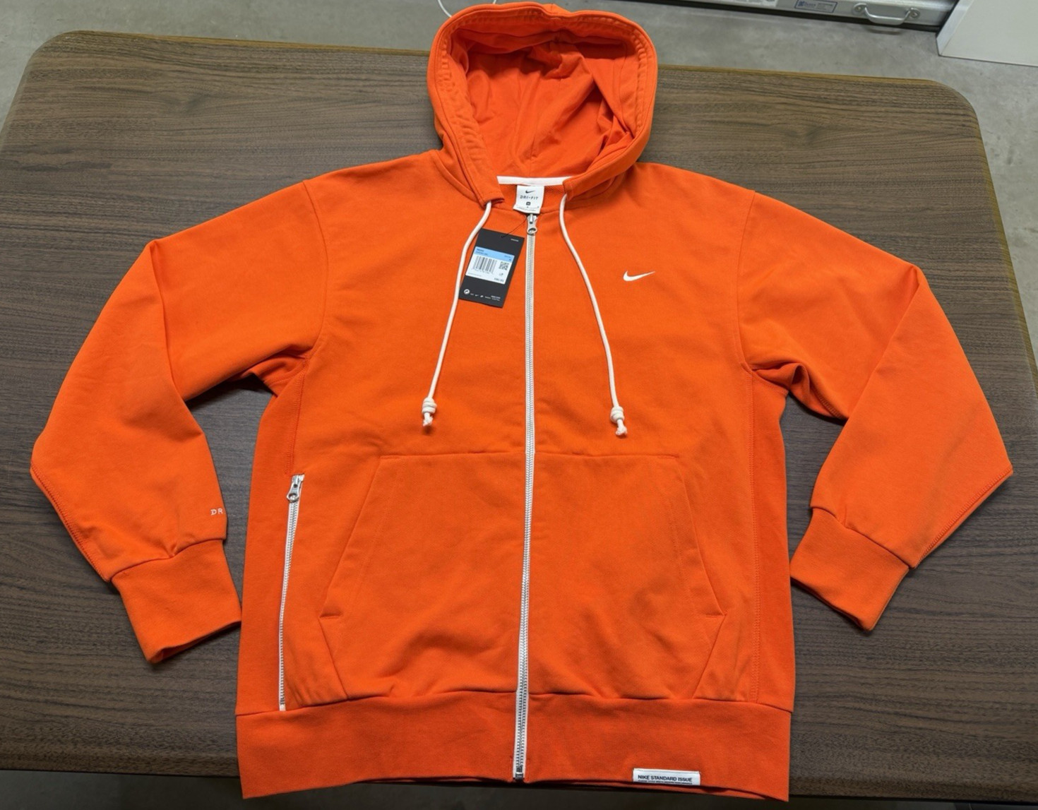 Nike Standard Issue Orange Hoodie Sweatshirt - Medium - NWT - CK6362-891