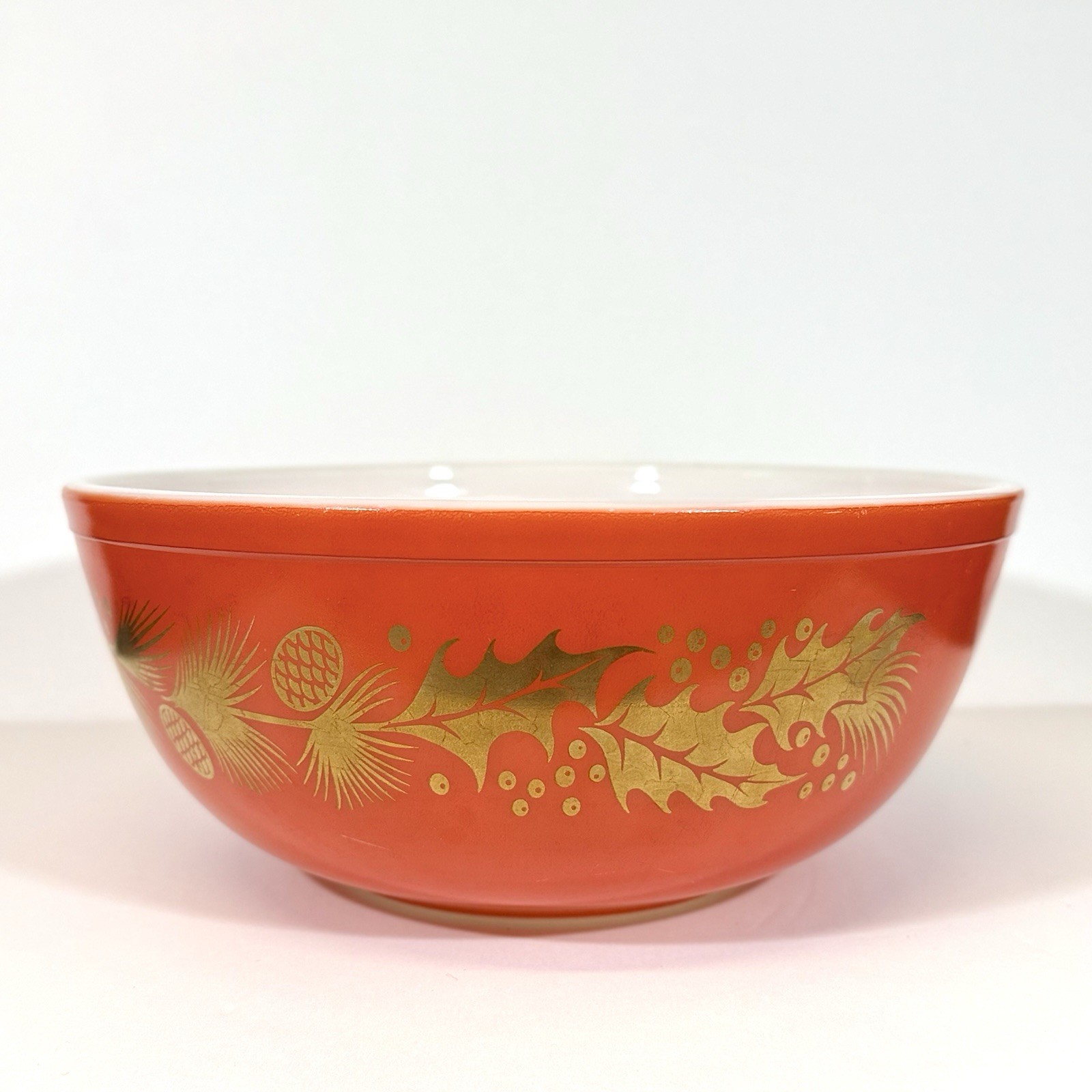 Vintage 1960 Pyrex Golden Leaf #404 4 Qt Red Gold Holly Pine Cone Mixing Bowl Vintage 1960 Pyrex Golden Leaf #404 4 Qt Red Gold Holly Pine Cone Mixing Bowl