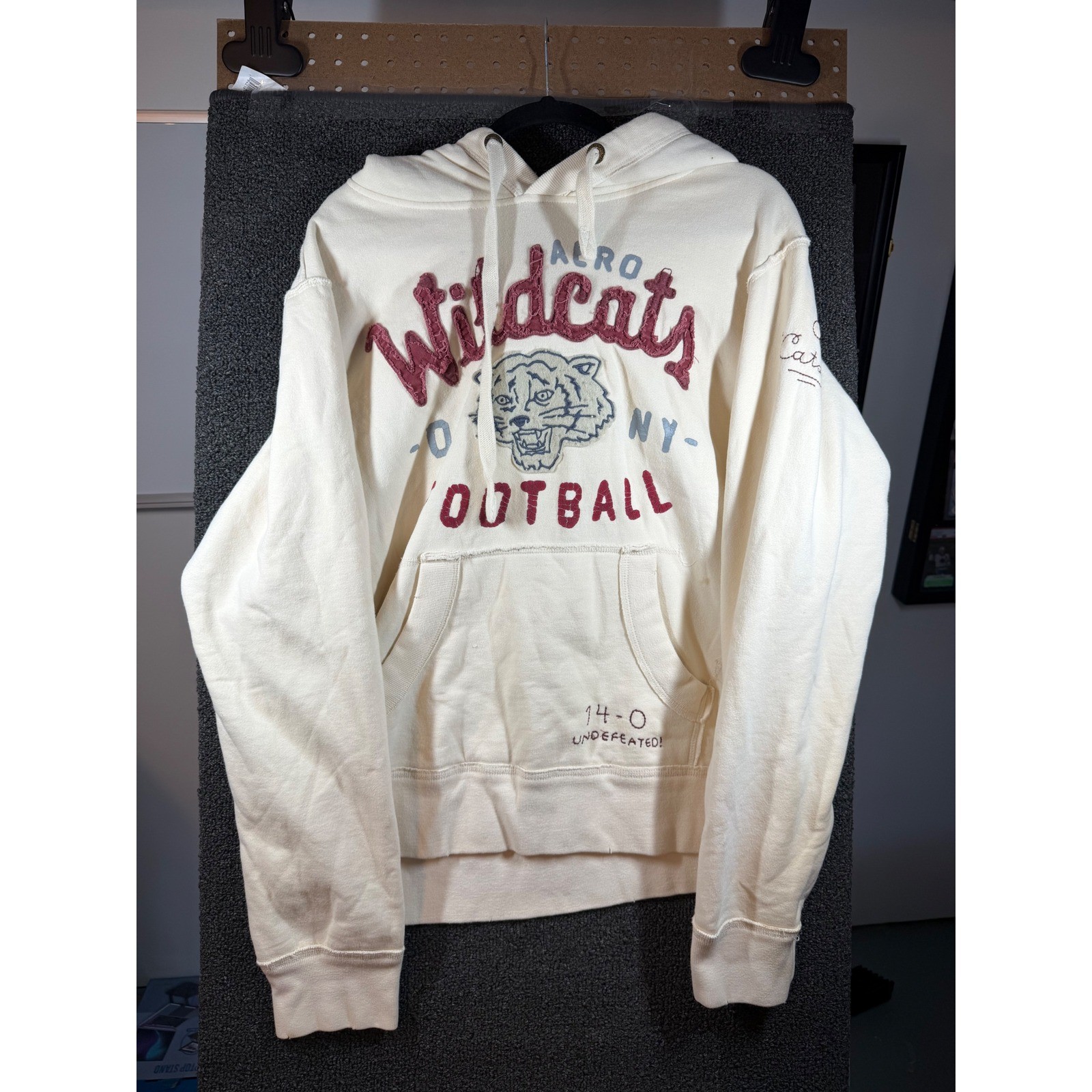 Aeropostale Hoodie Mens L Cream Wildcats Football Distressed Graphic Pullover