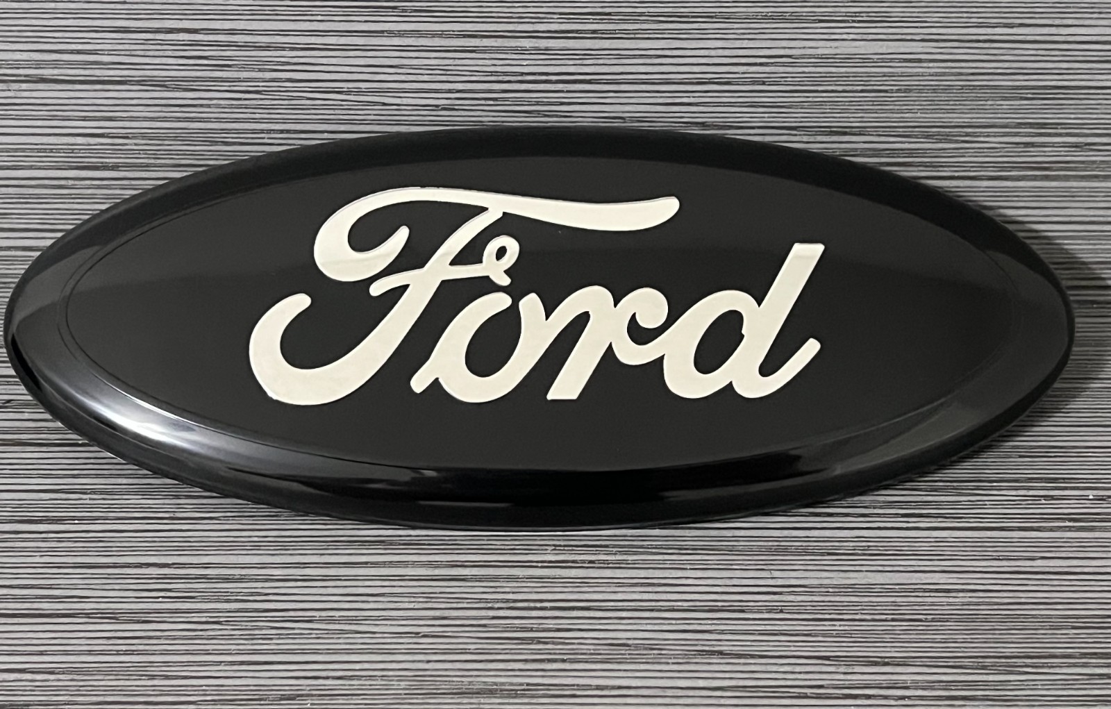 2005-2007 Ford F250 F350 Super Duty Front Grille Chrome Black Ford 9 Inch Emblem 2005-2007 Ford F250 F350 Super Duty Front Grille Chrome Black Ford 9 Inch Emblem